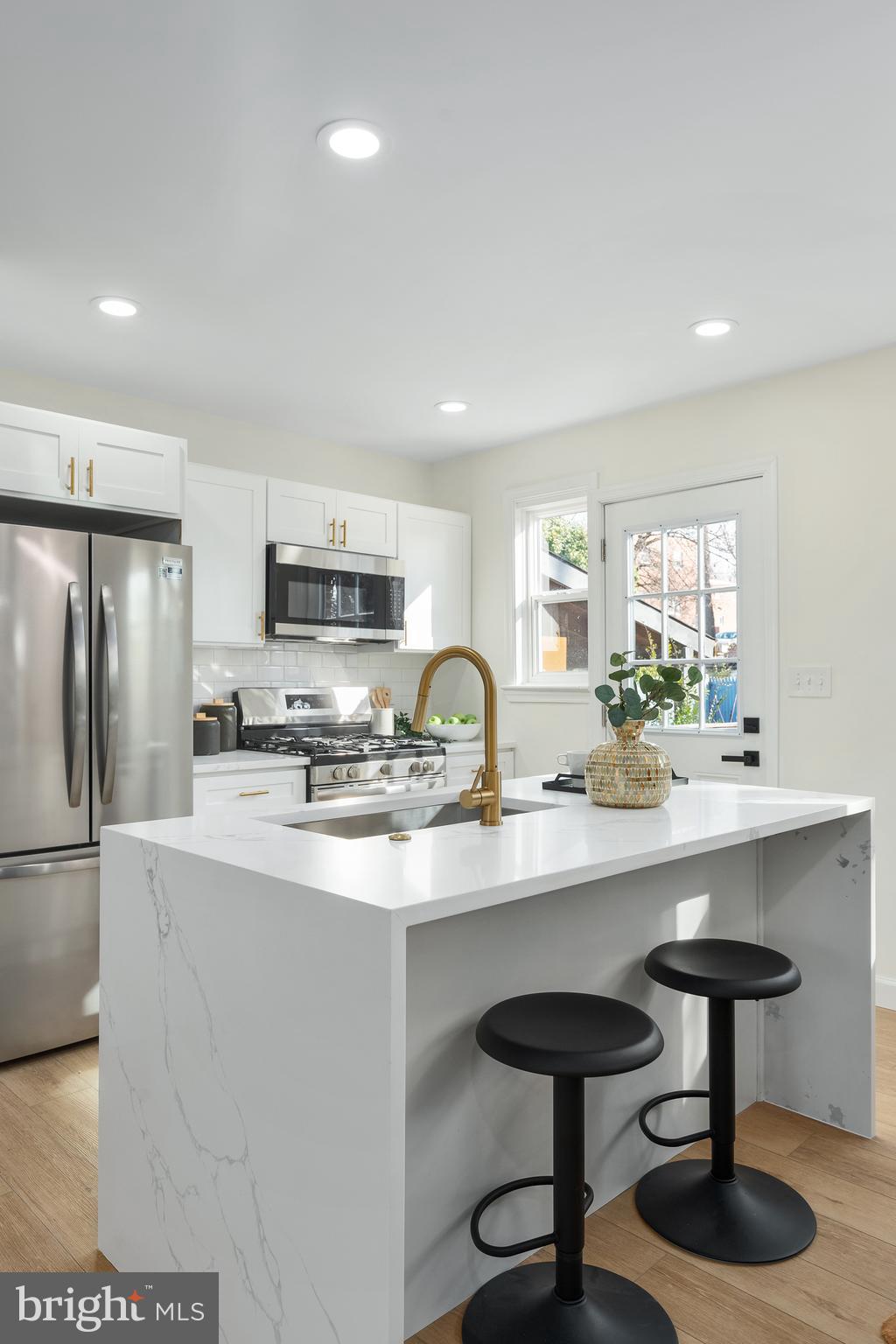 WOOD MANOR - Residential