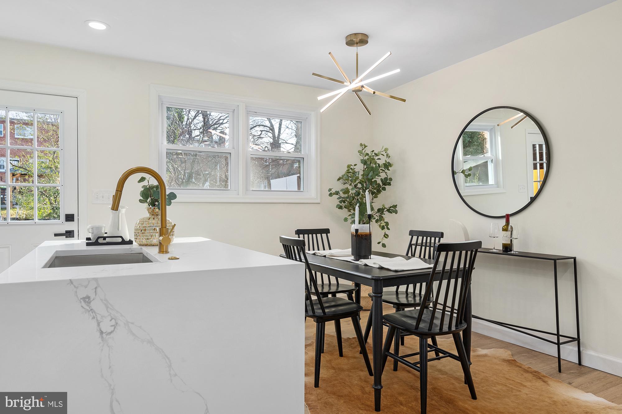 WOOD MANOR - Residential