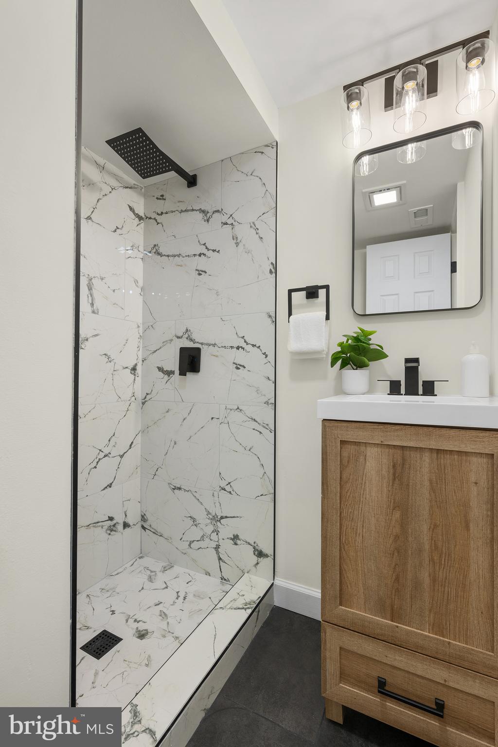 WOOD MANOR - Residential