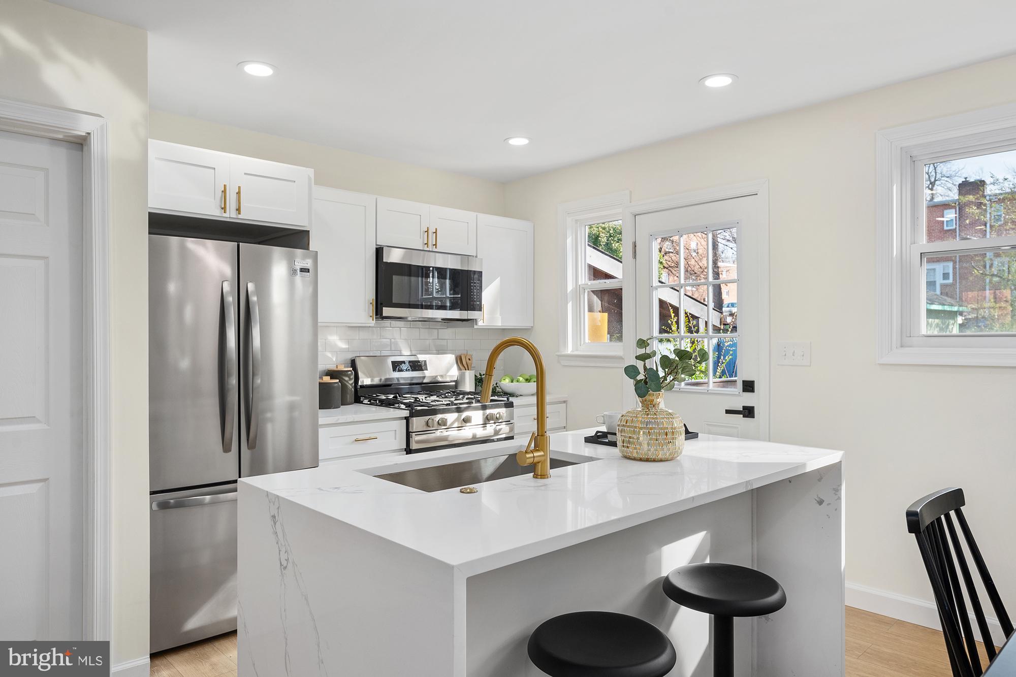 WOOD MANOR - Residential