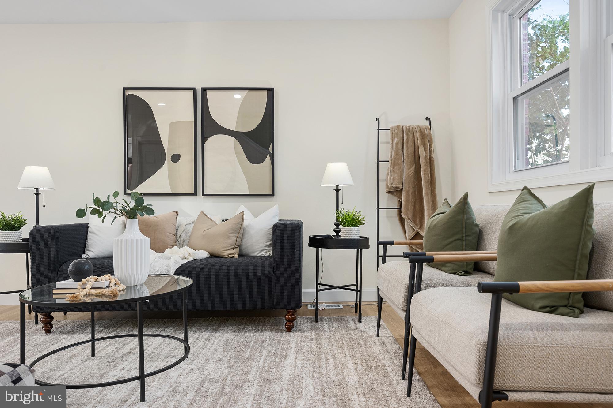 WOOD MANOR - Residential