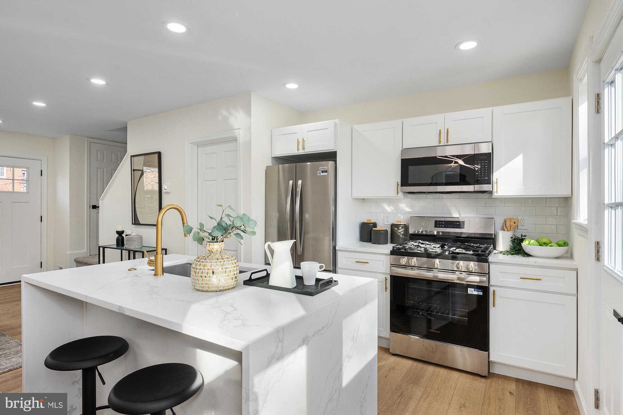 WOOD MANOR - Residential