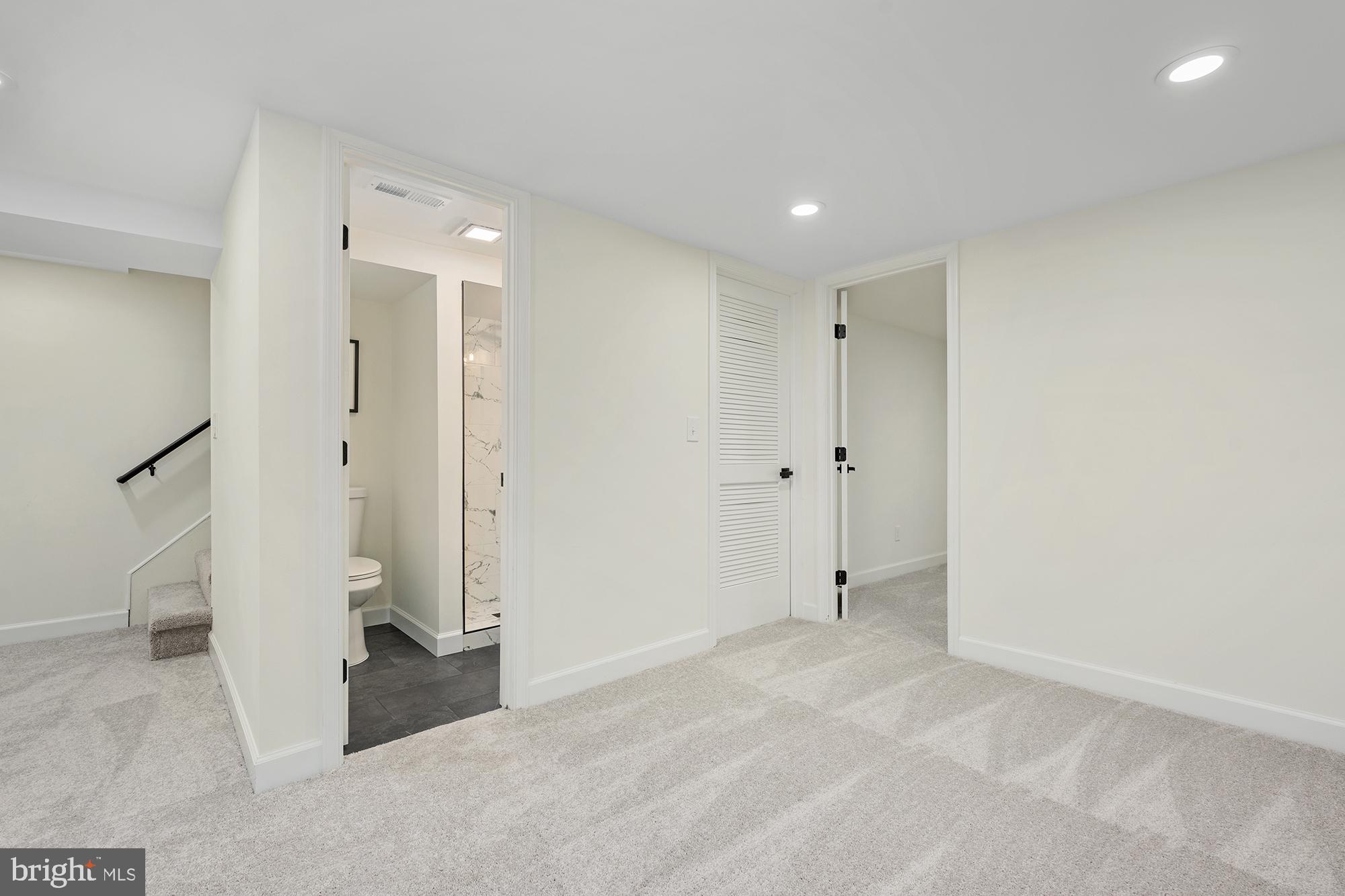 WOOD MANOR - Residential