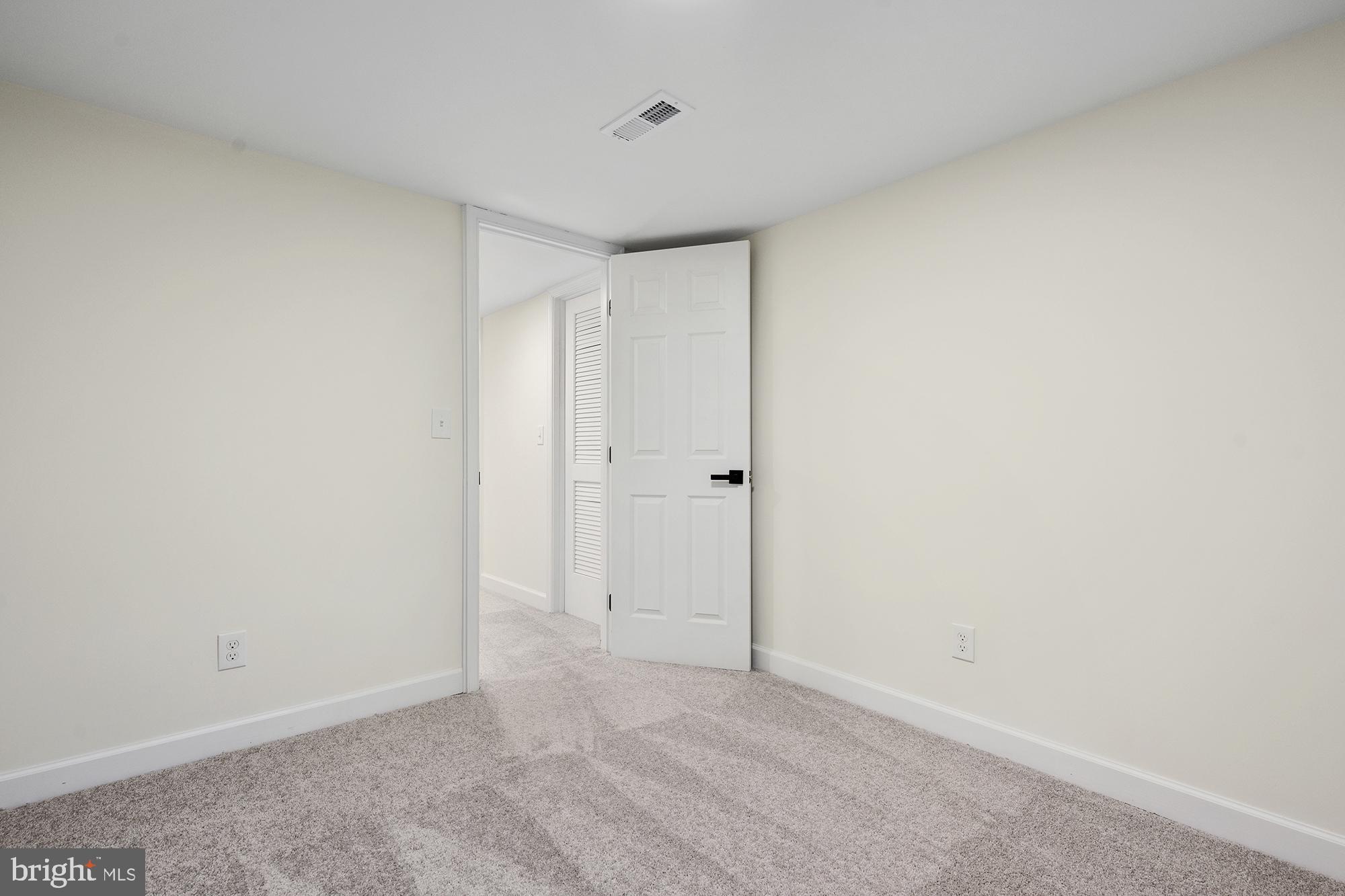 WOOD MANOR - Residential