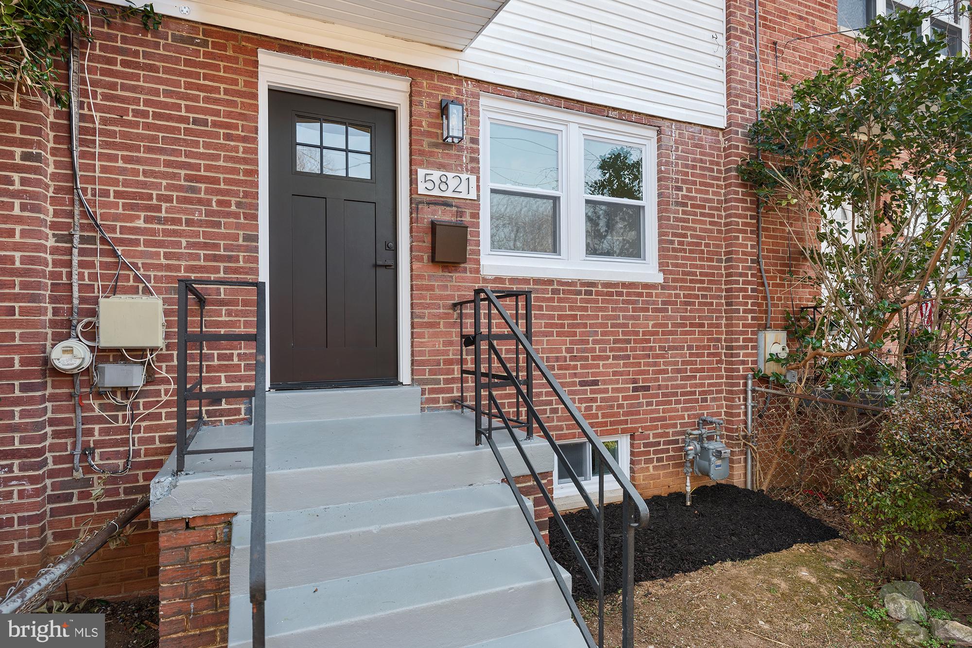 WOOD MANOR - Residential