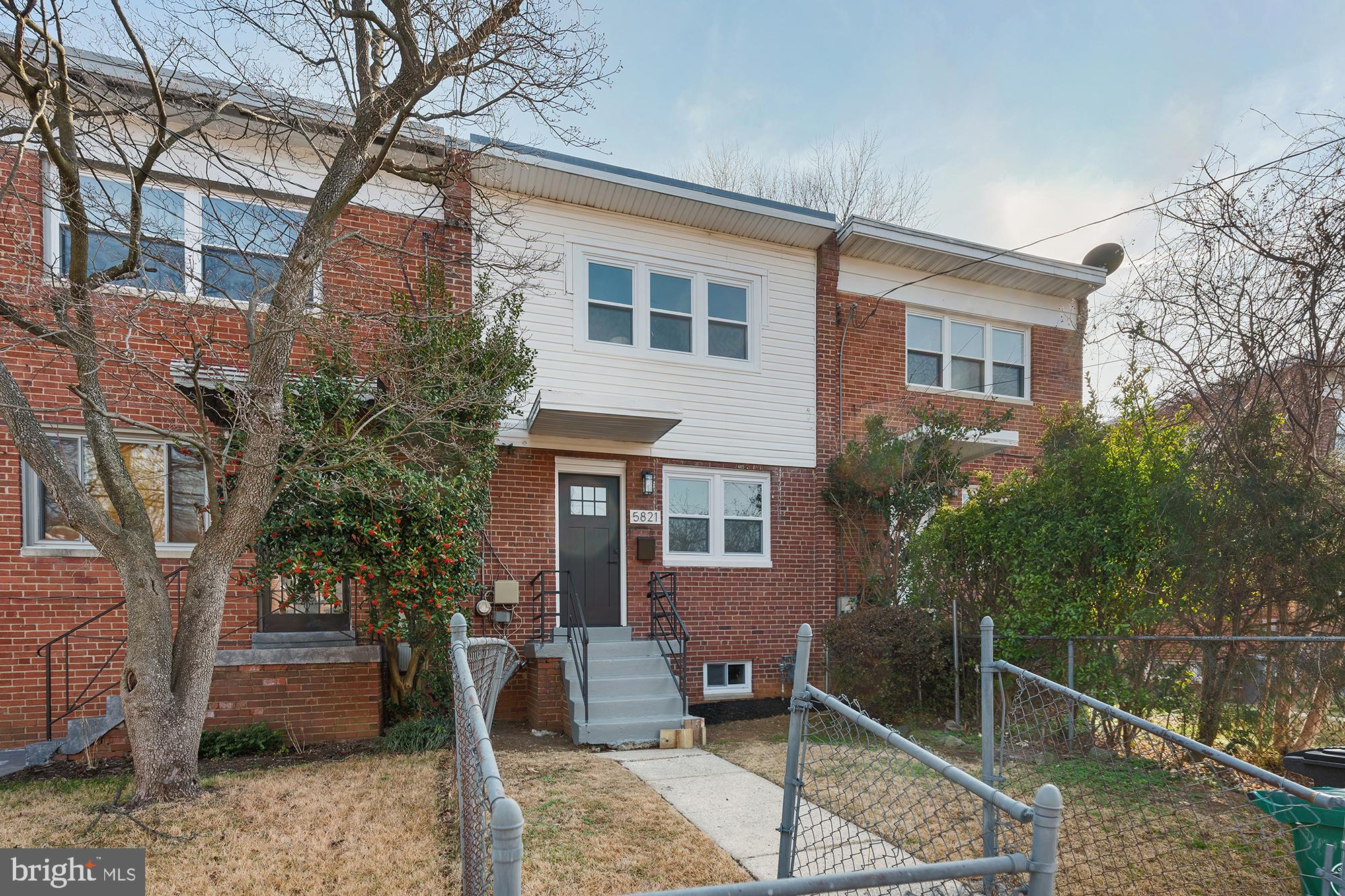 WOOD MANOR - Residential