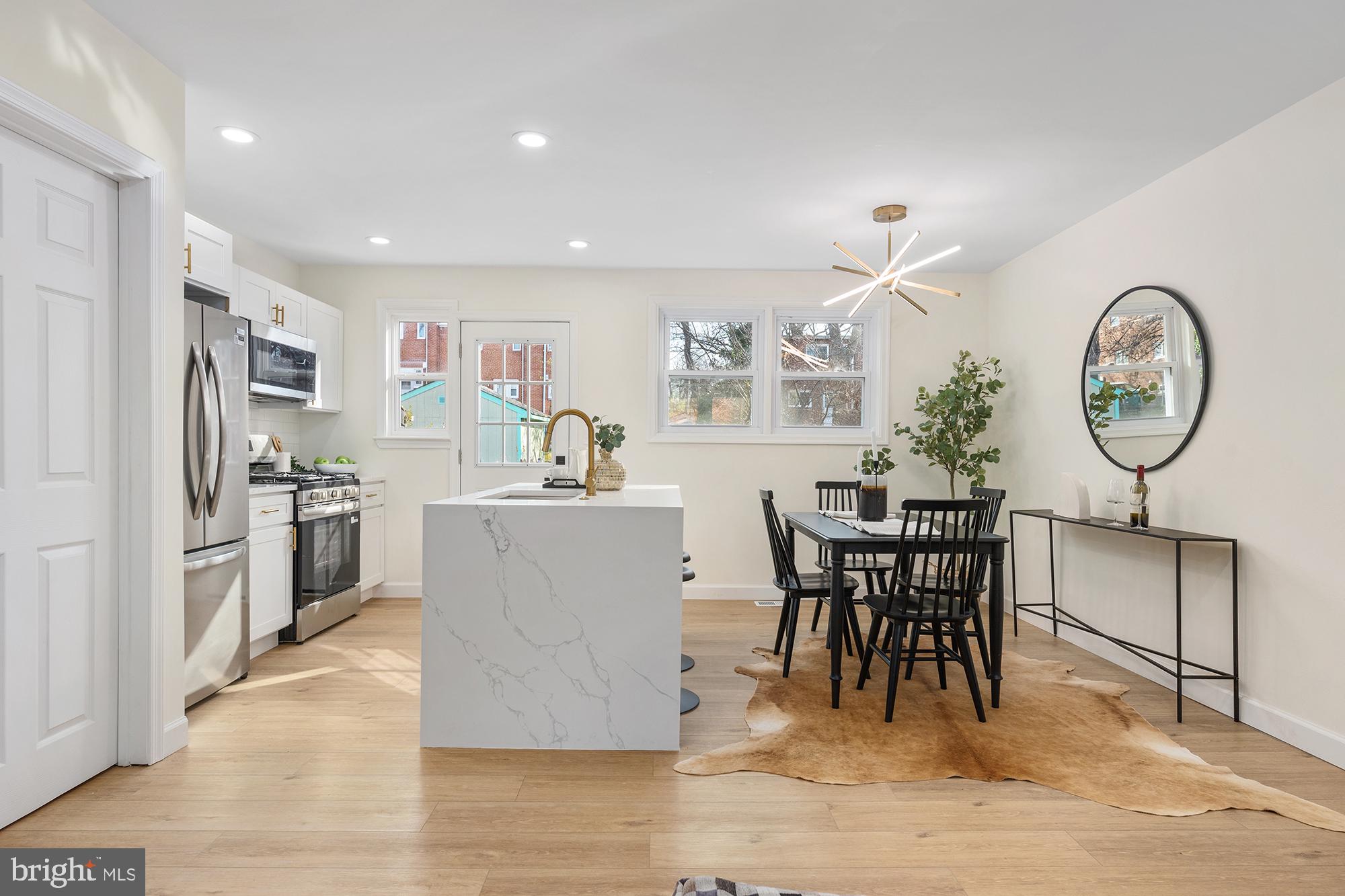 WOOD MANOR - Residential