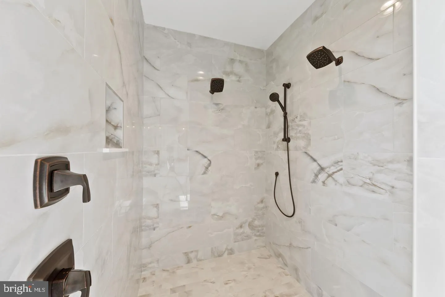 Millsboro, Delaware 19966, United States, 6 Bedrooms Bedrooms, ,6 BathroomsBathrooms,Residential,Pending,25126