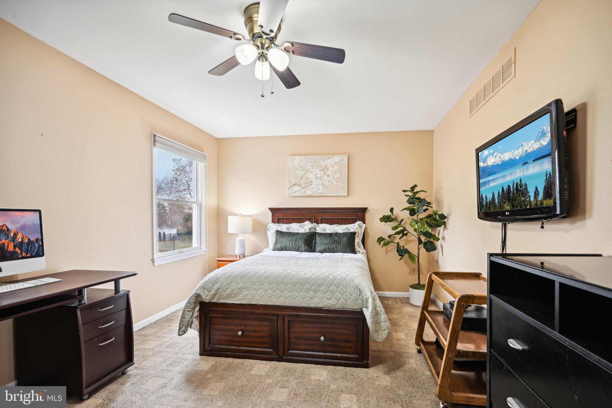 DOYLESTOWN KNOLL - Residential