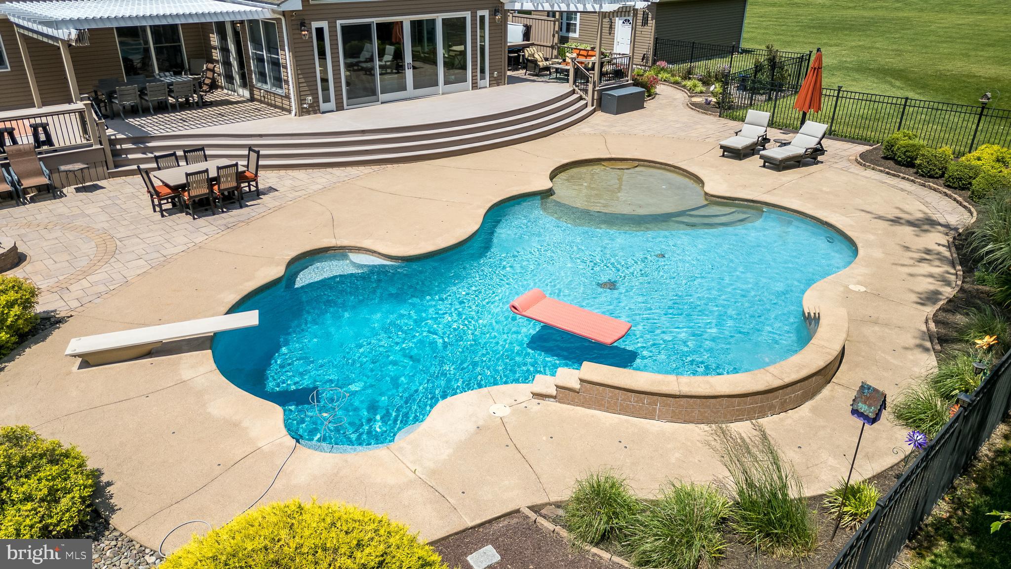 DOYLESTOWN KNOLL - Residential