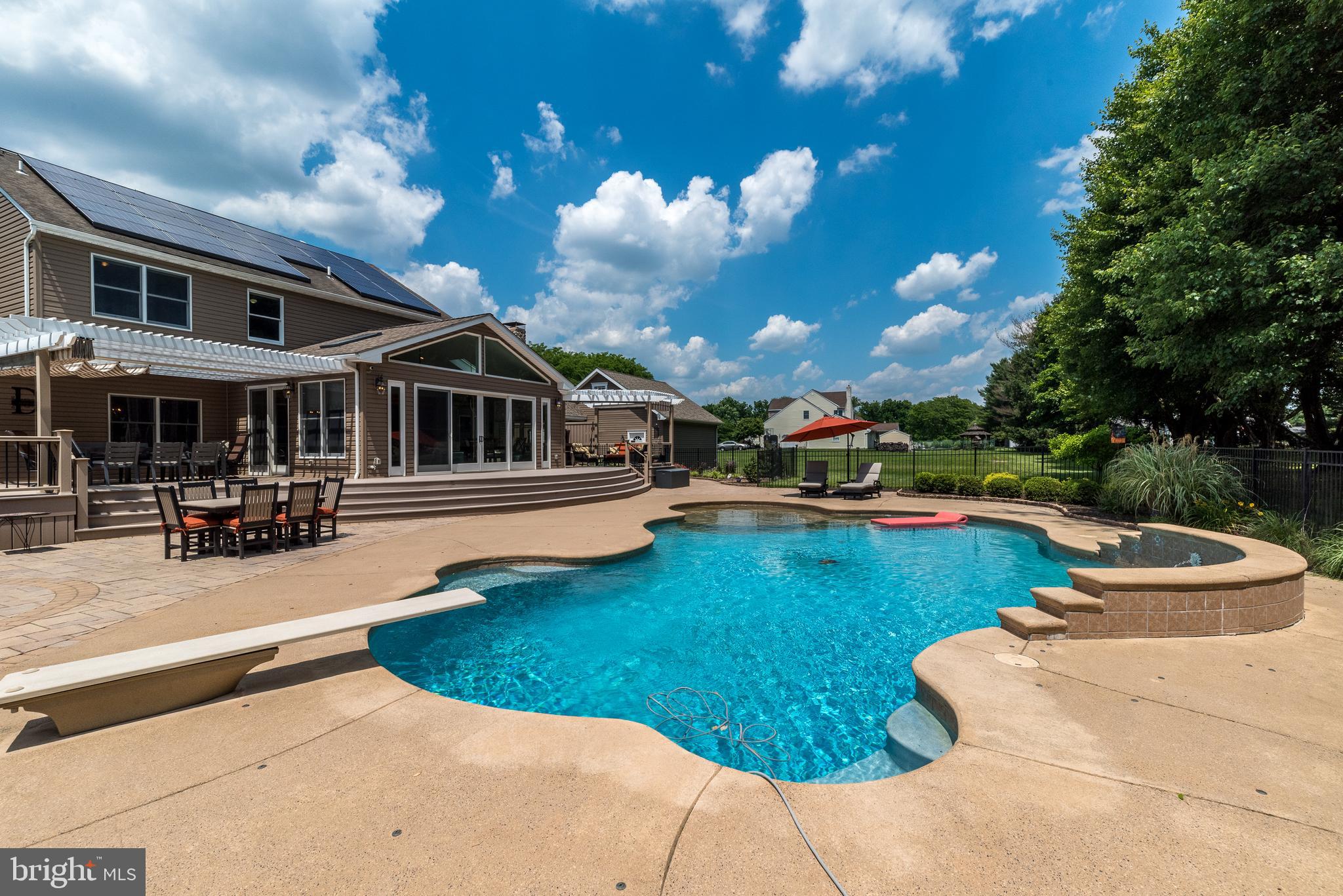 DOYLESTOWN KNOLL - Residential