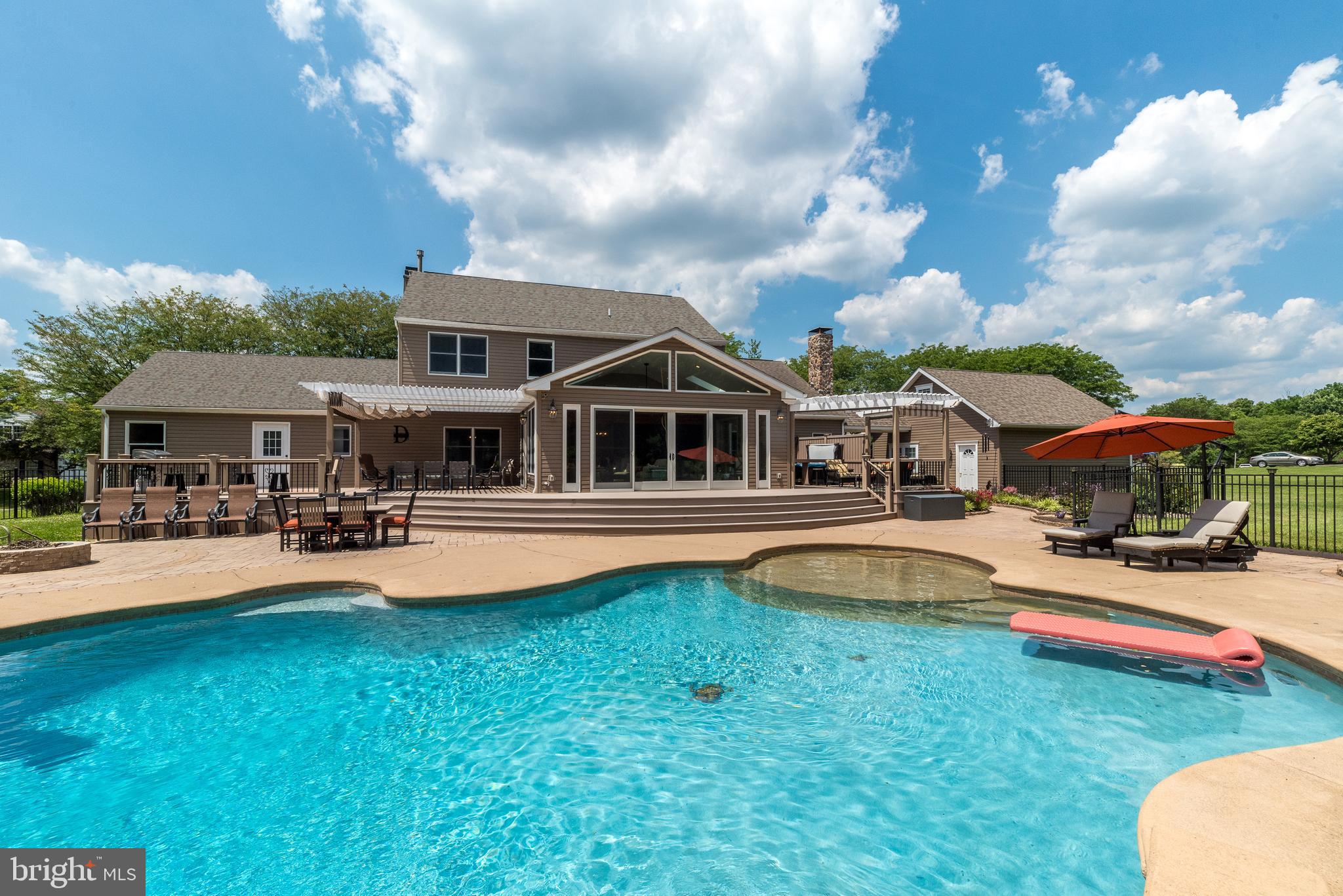 DOYLESTOWN KNOLL - Residential