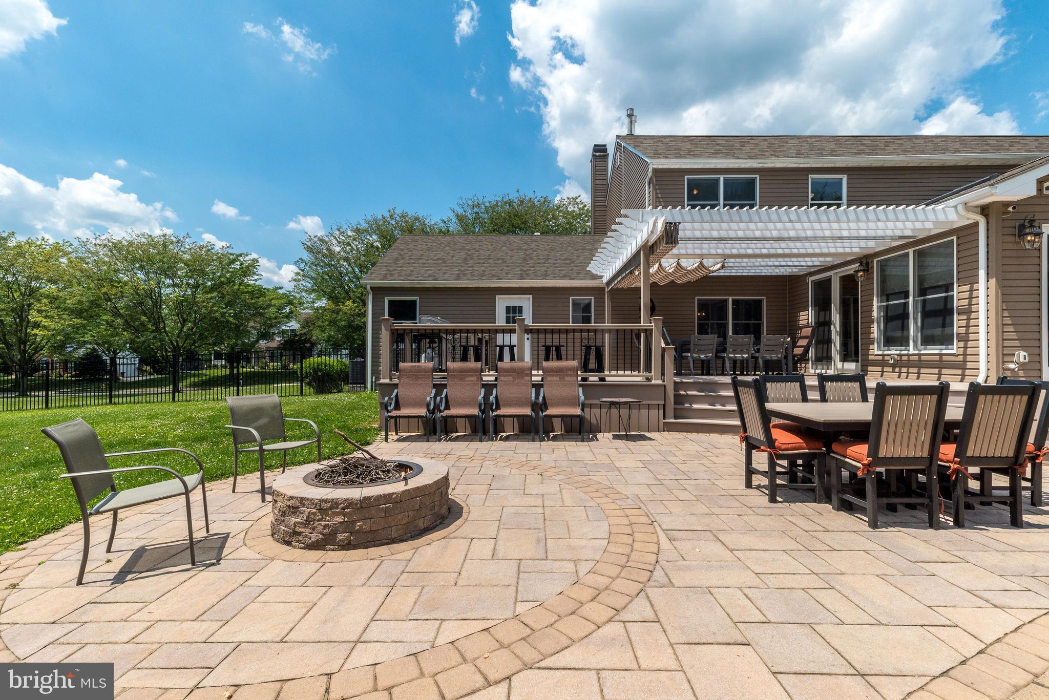 DOYLESTOWN KNOLL - Residential