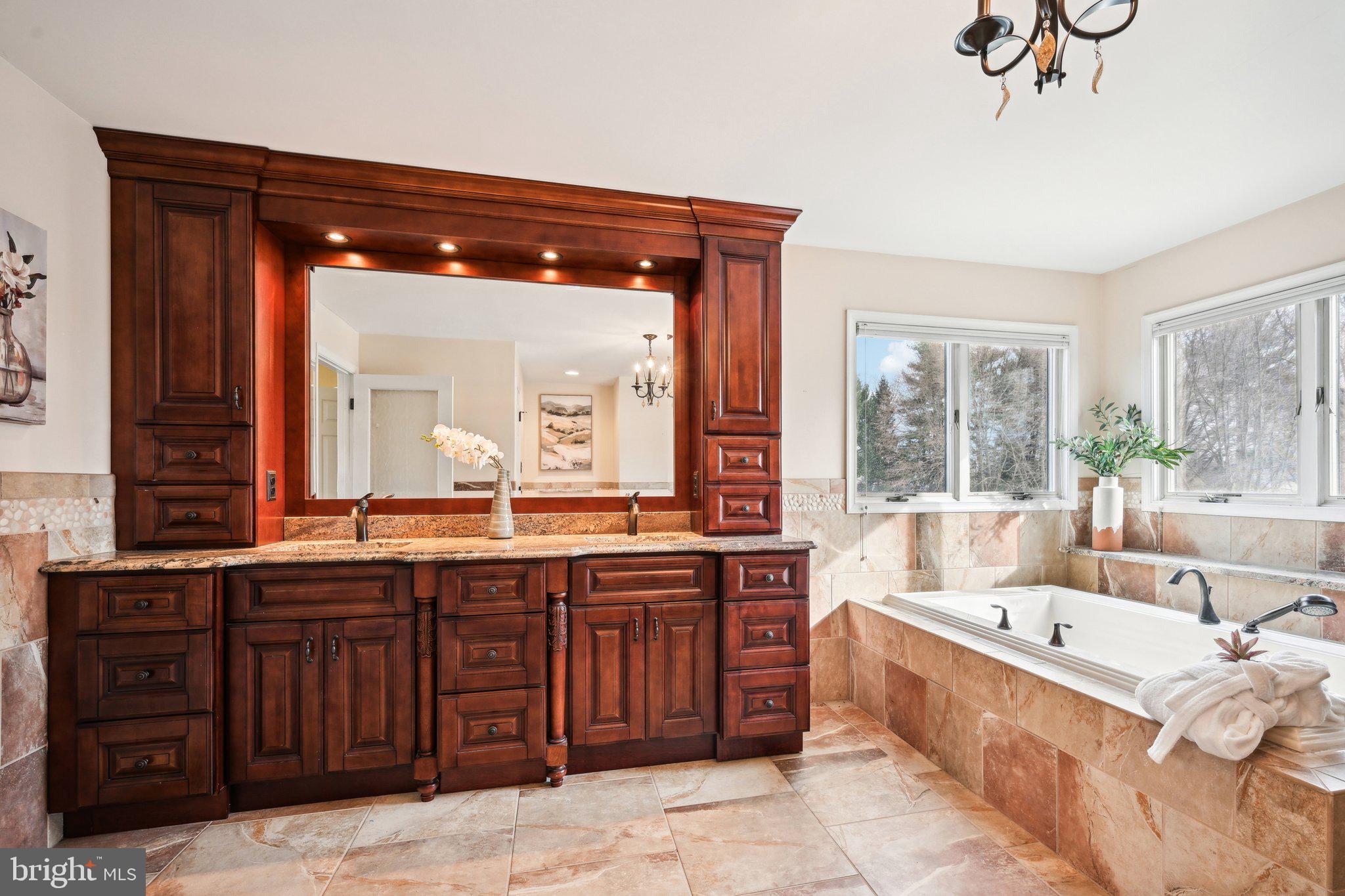 DOYLESTOWN KNOLL - Residential