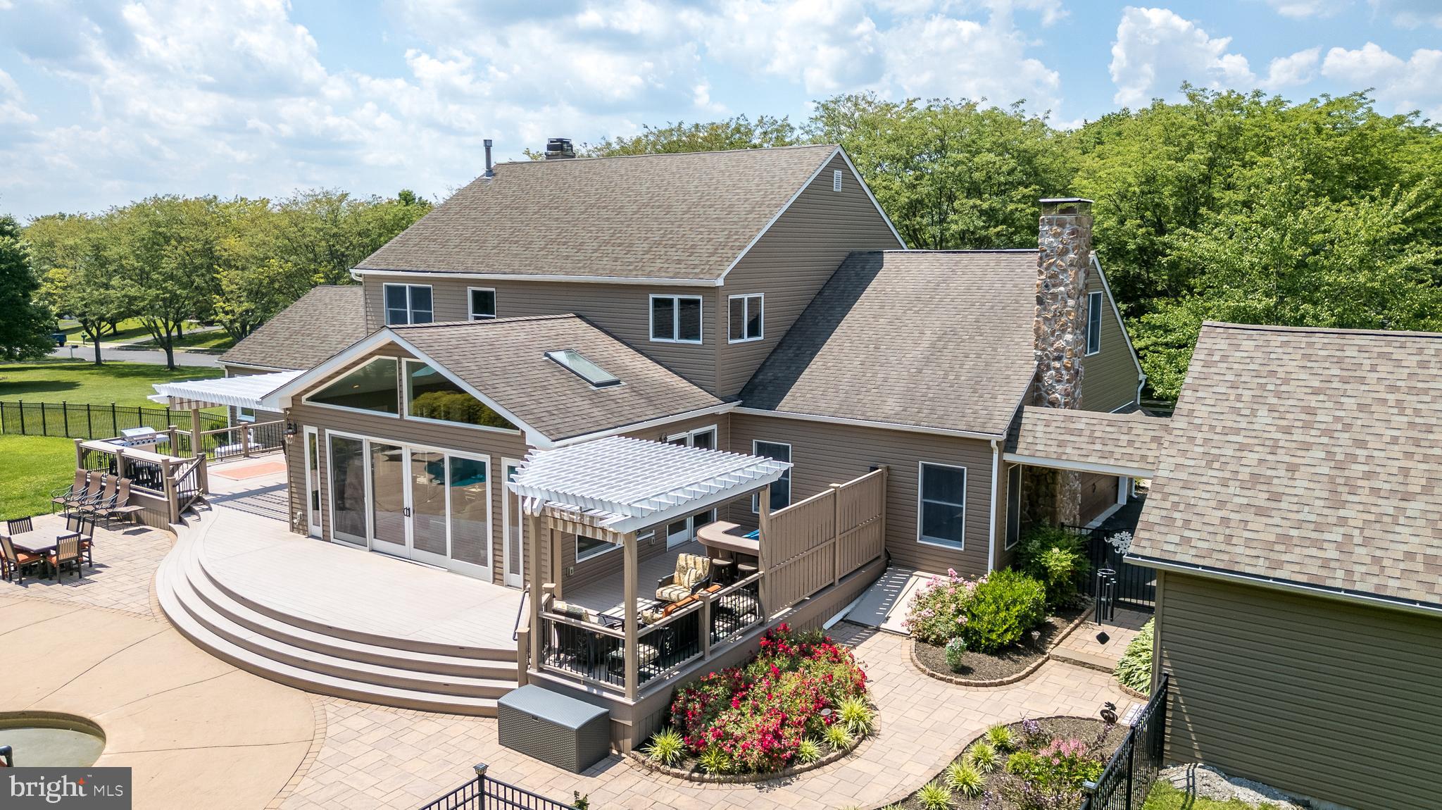 DOYLESTOWN KNOLL - Residential