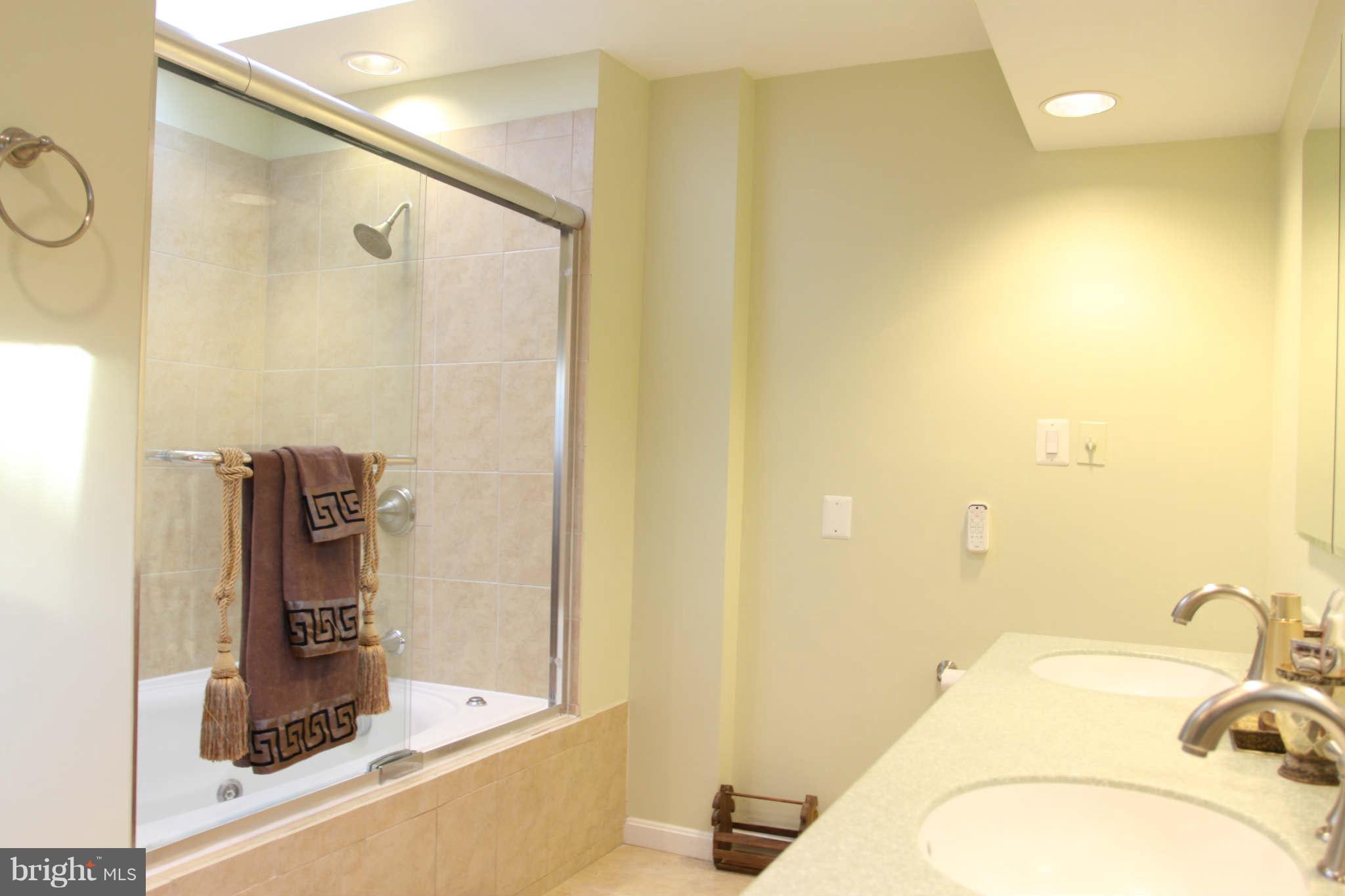 HARRISON GROVE - Residential