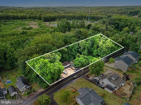 Photo of 18559 Old Triangle Road, TRIANGLE, VA 22172 (MLS # VAPW2120130)