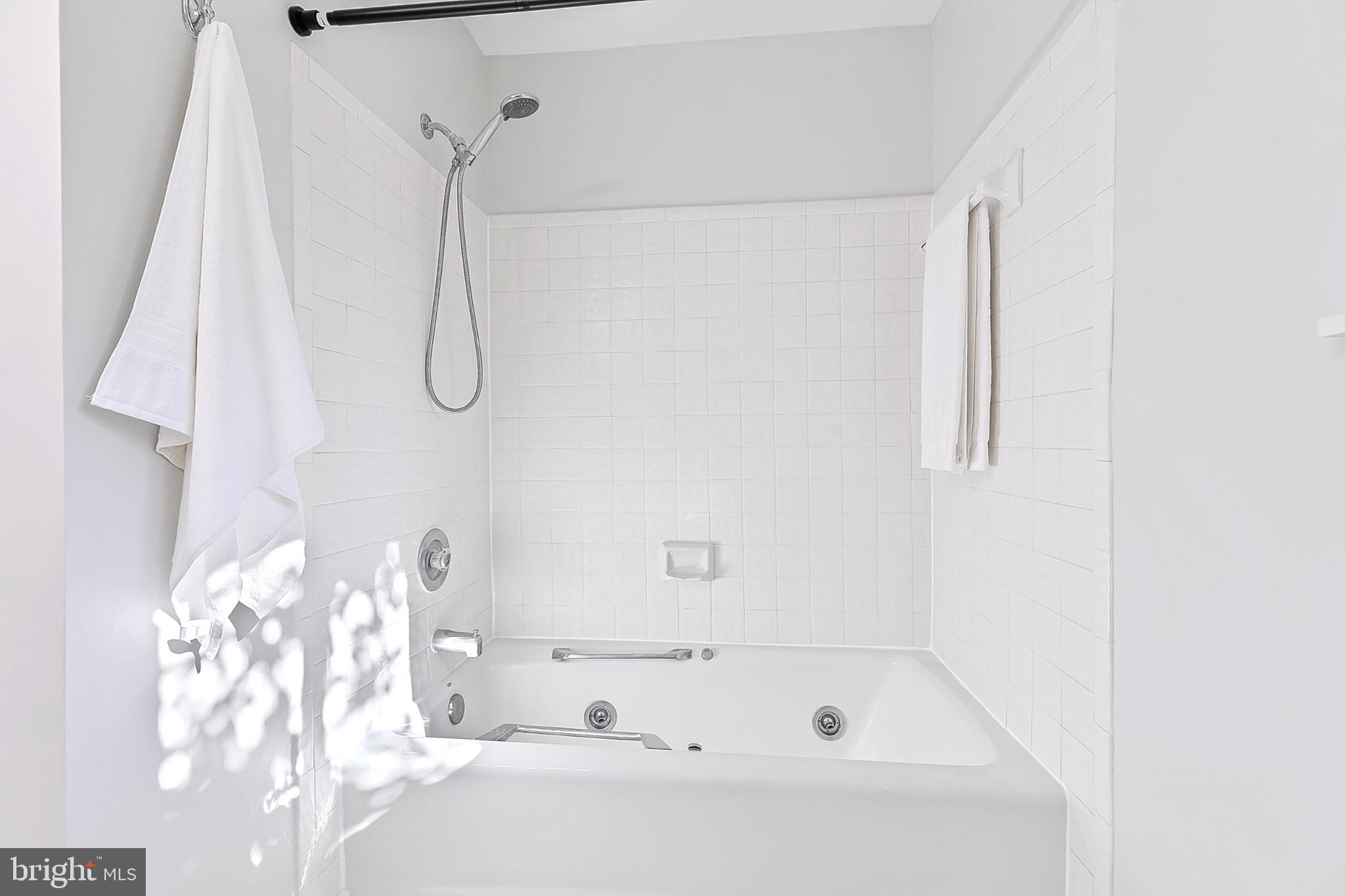 CITY COMMONS - Residential