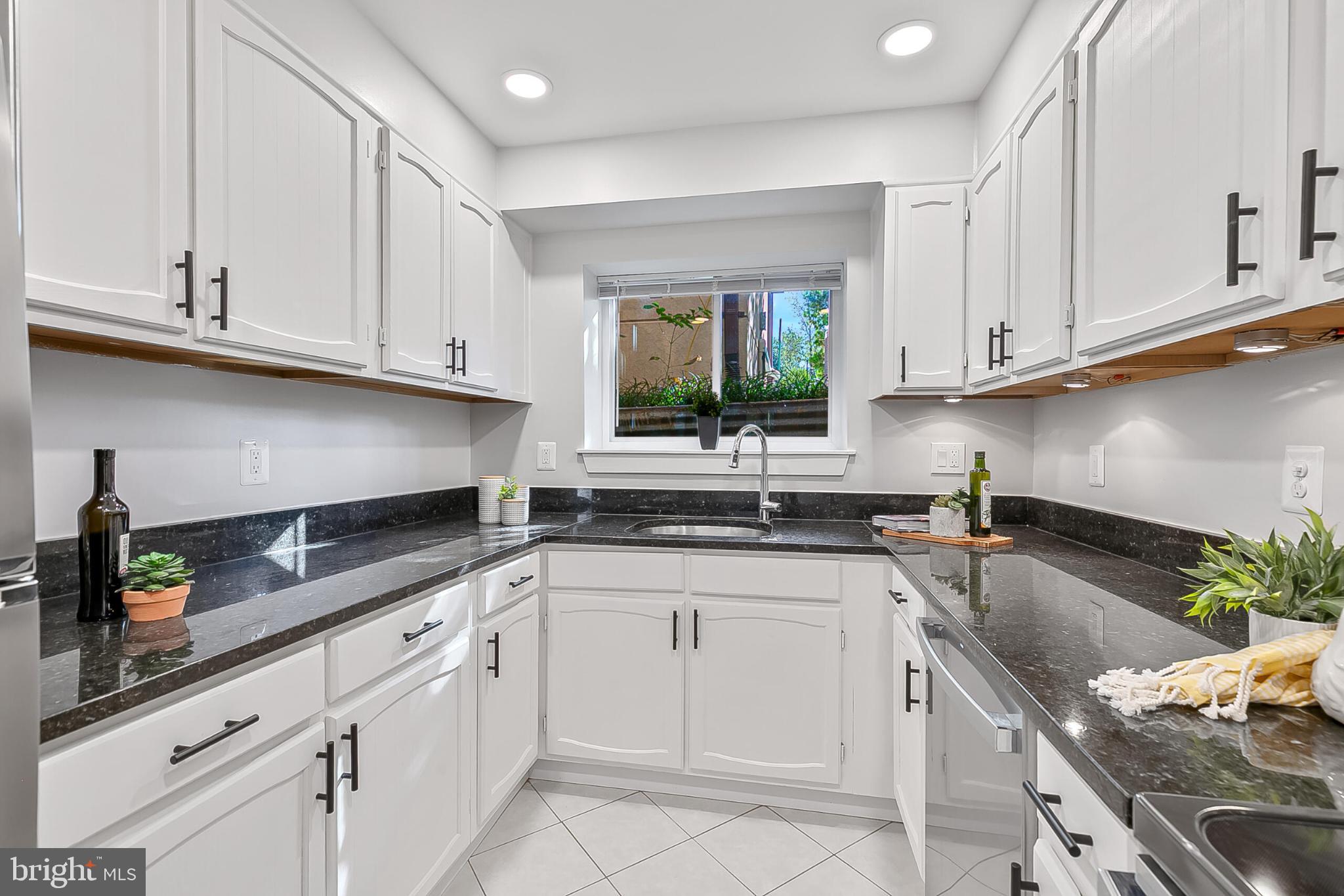 CITY COMMONS - Residential