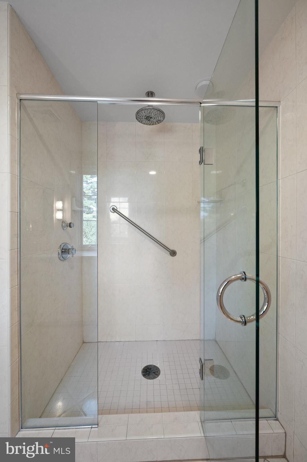 KNIGHTSBRIDGE - Residential