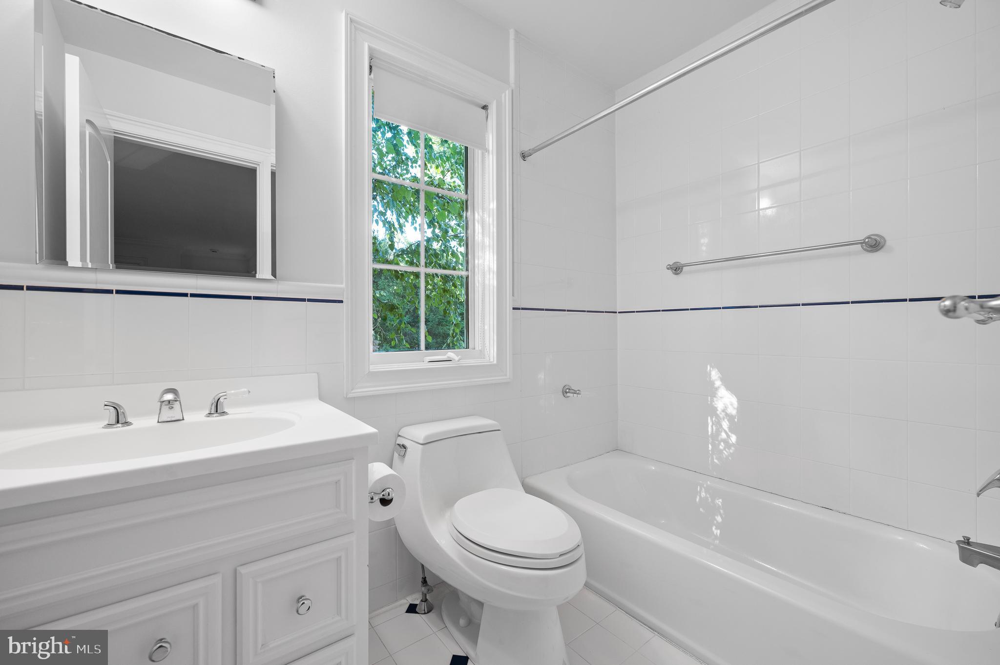 KNIGHTSBRIDGE - Residential