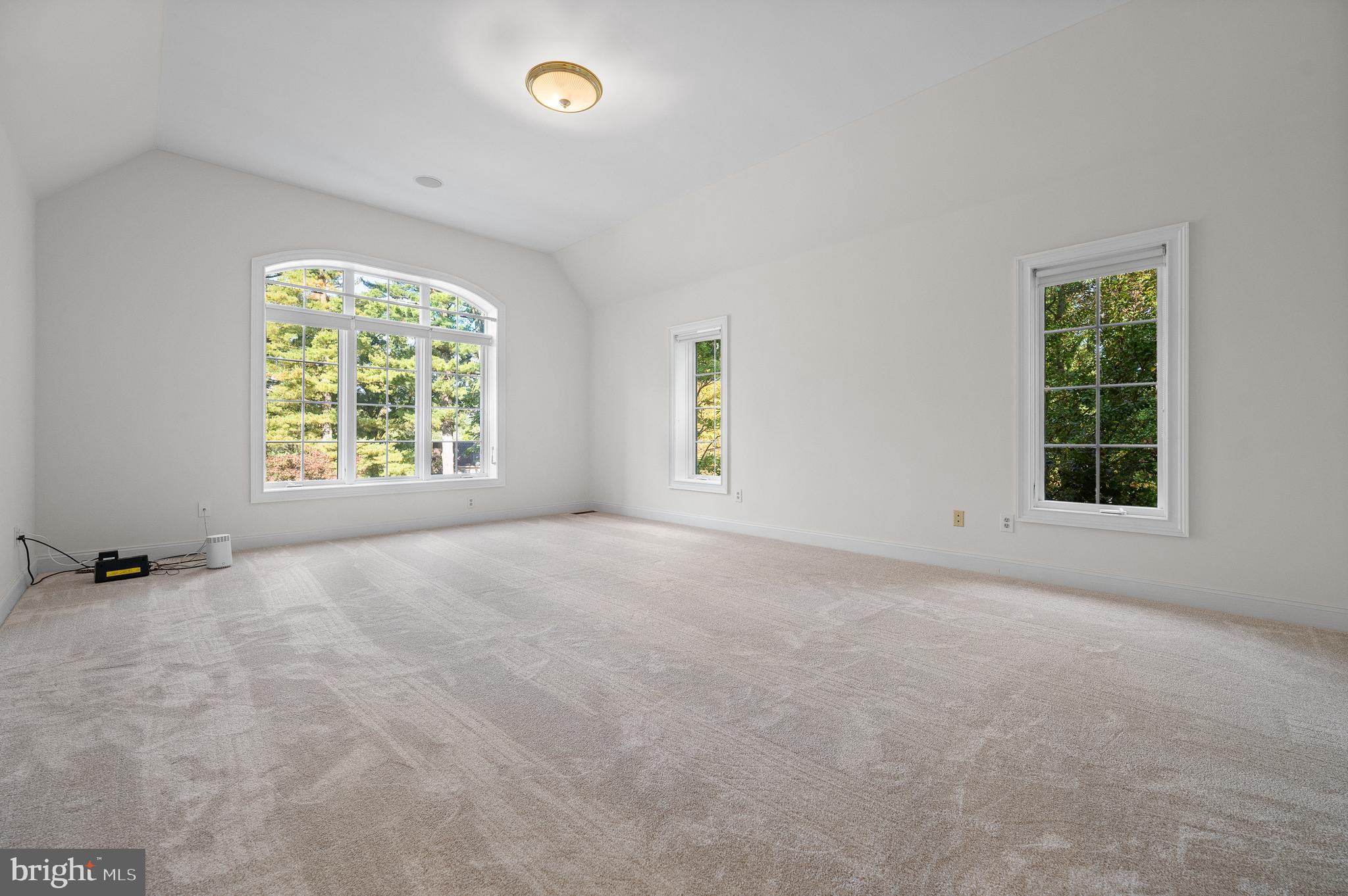 KNIGHTSBRIDGE - Residential