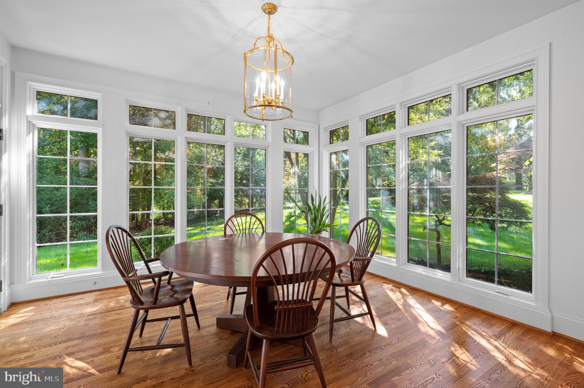 KNIGHTSBRIDGE - Residential