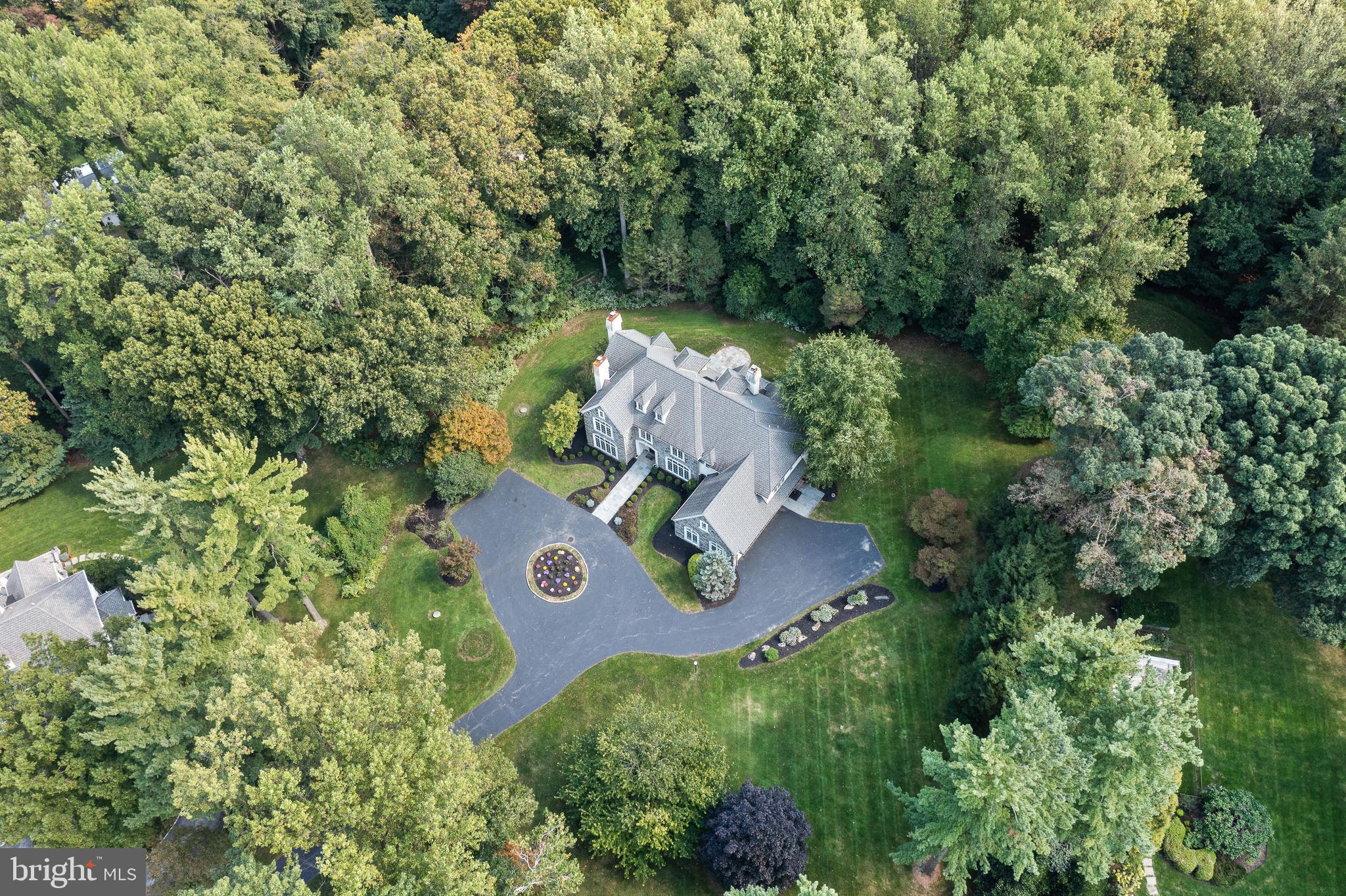 KNIGHTSBRIDGE - Residential