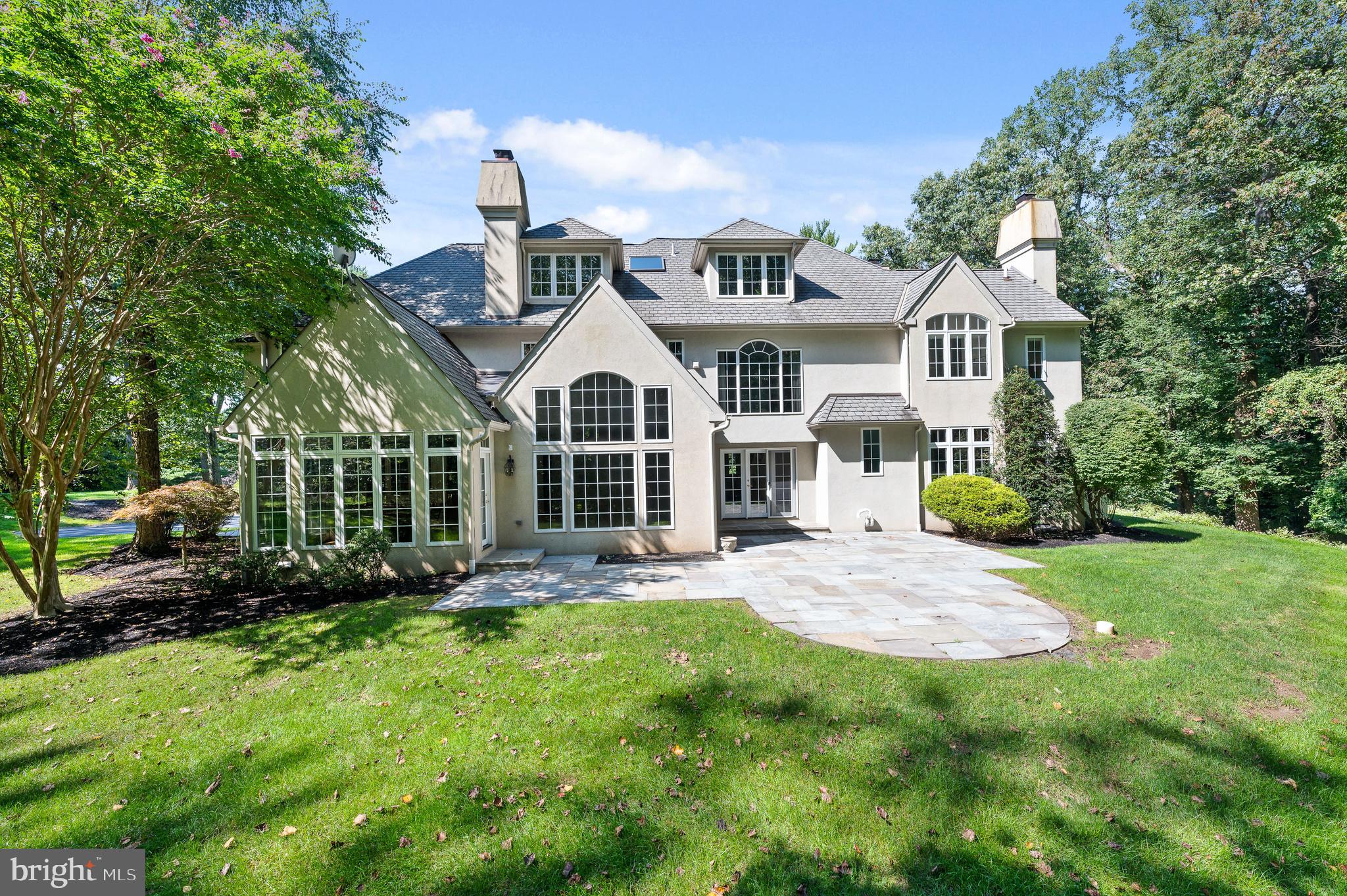 KNIGHTSBRIDGE - Residential