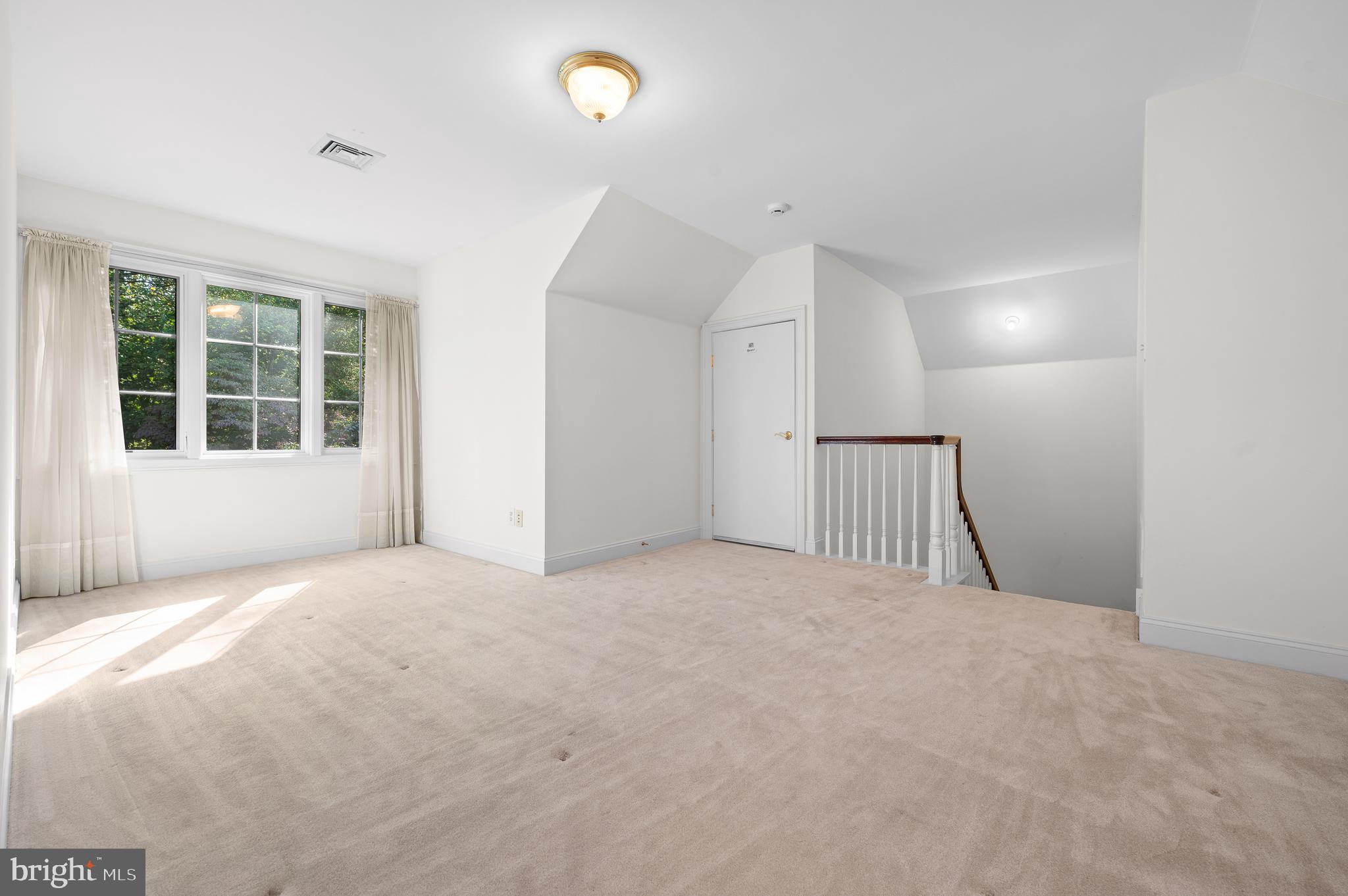 KNIGHTSBRIDGE - Residential