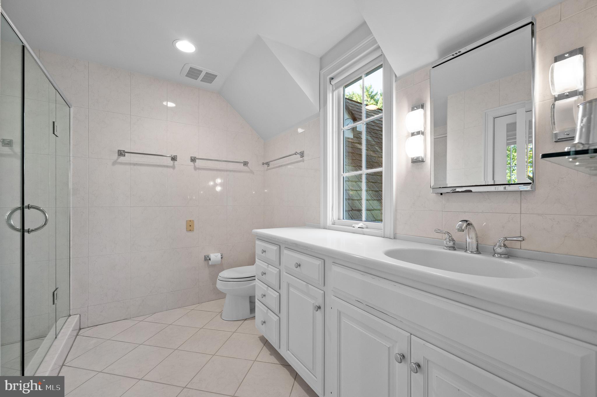 KNIGHTSBRIDGE - Residential