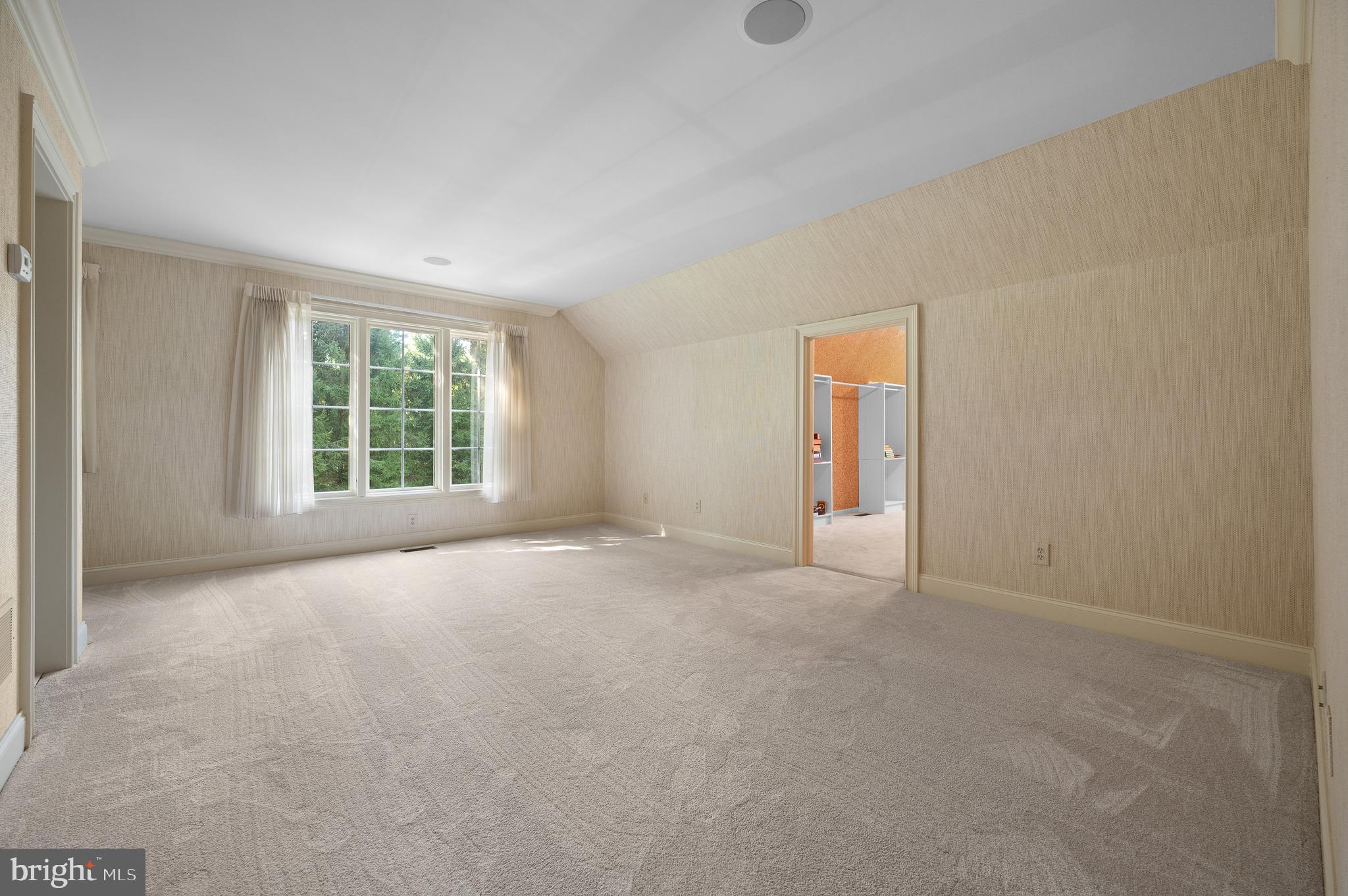 KNIGHTSBRIDGE - Residential