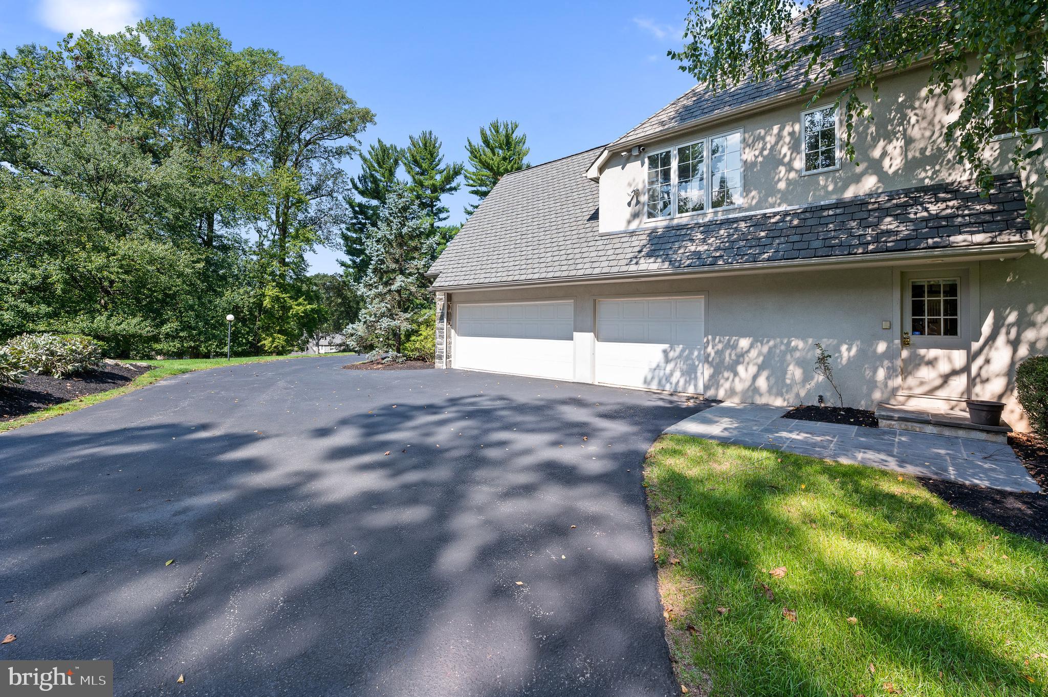 KNIGHTSBRIDGE - Residential