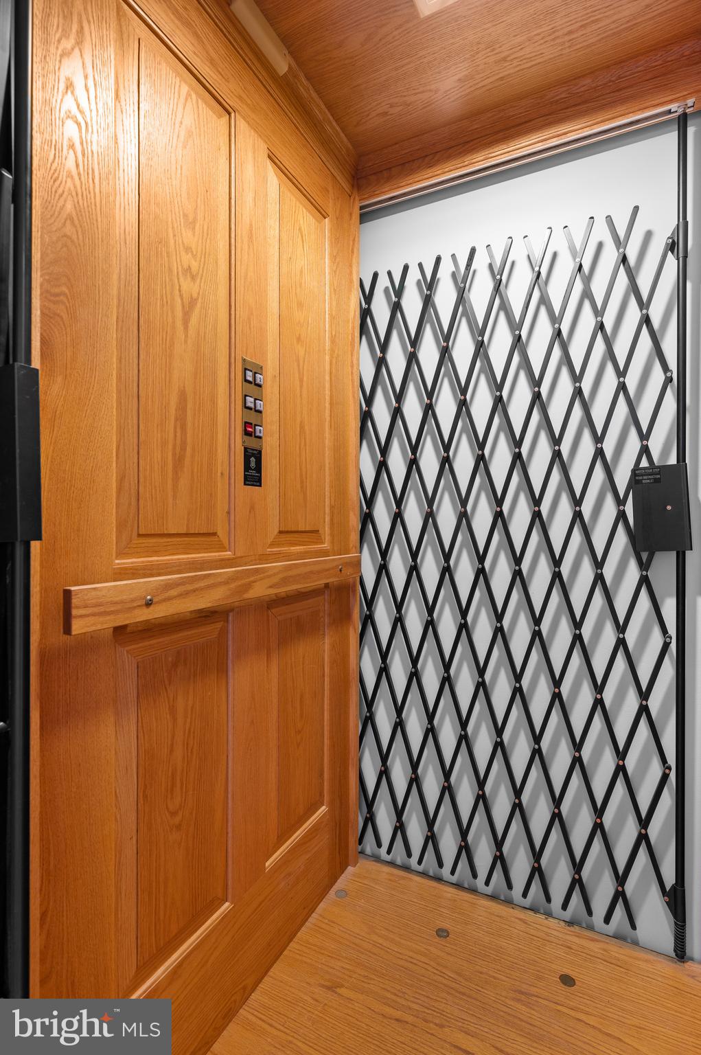 KNIGHTSBRIDGE - Residential