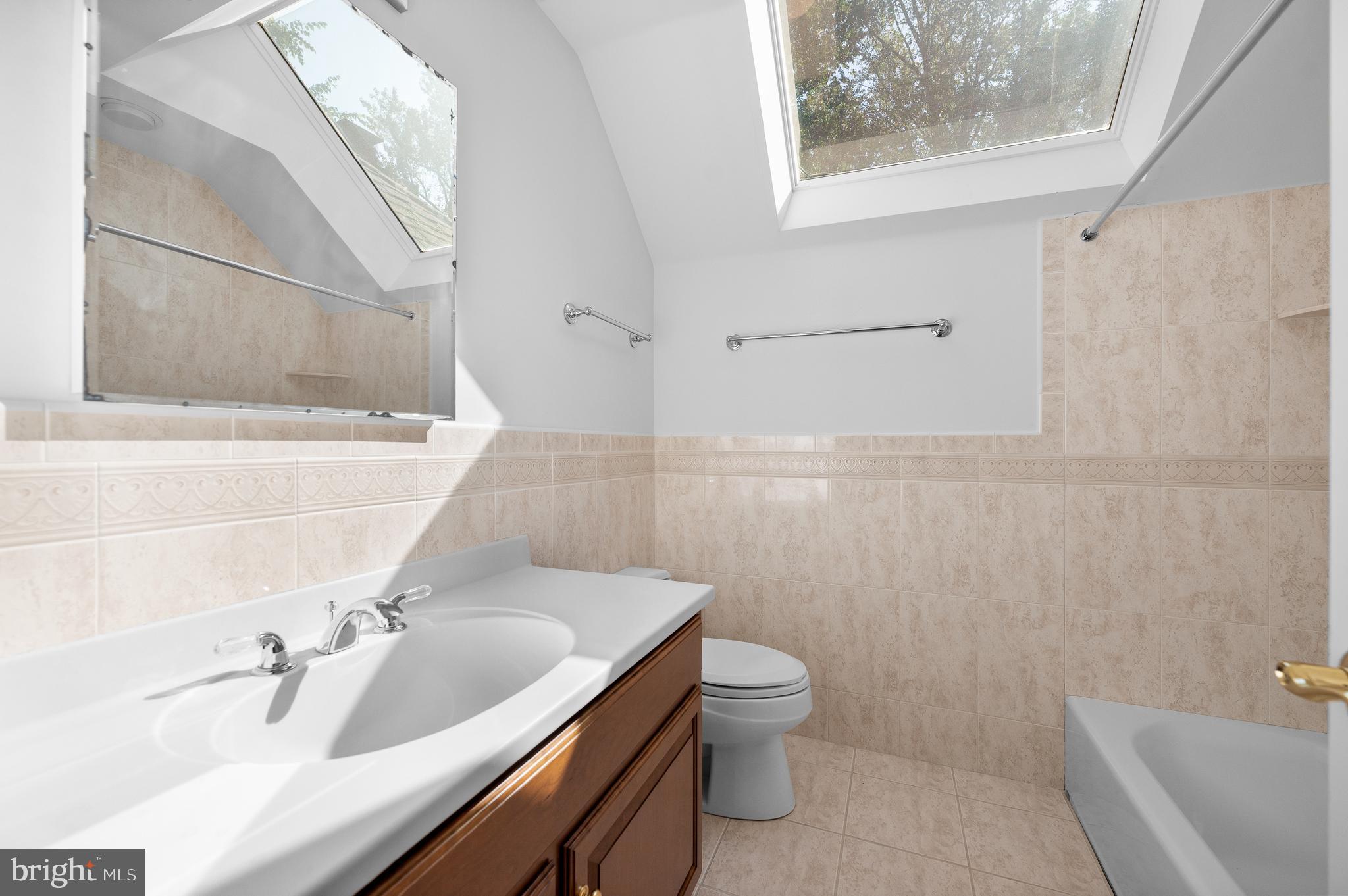 KNIGHTSBRIDGE - Residential