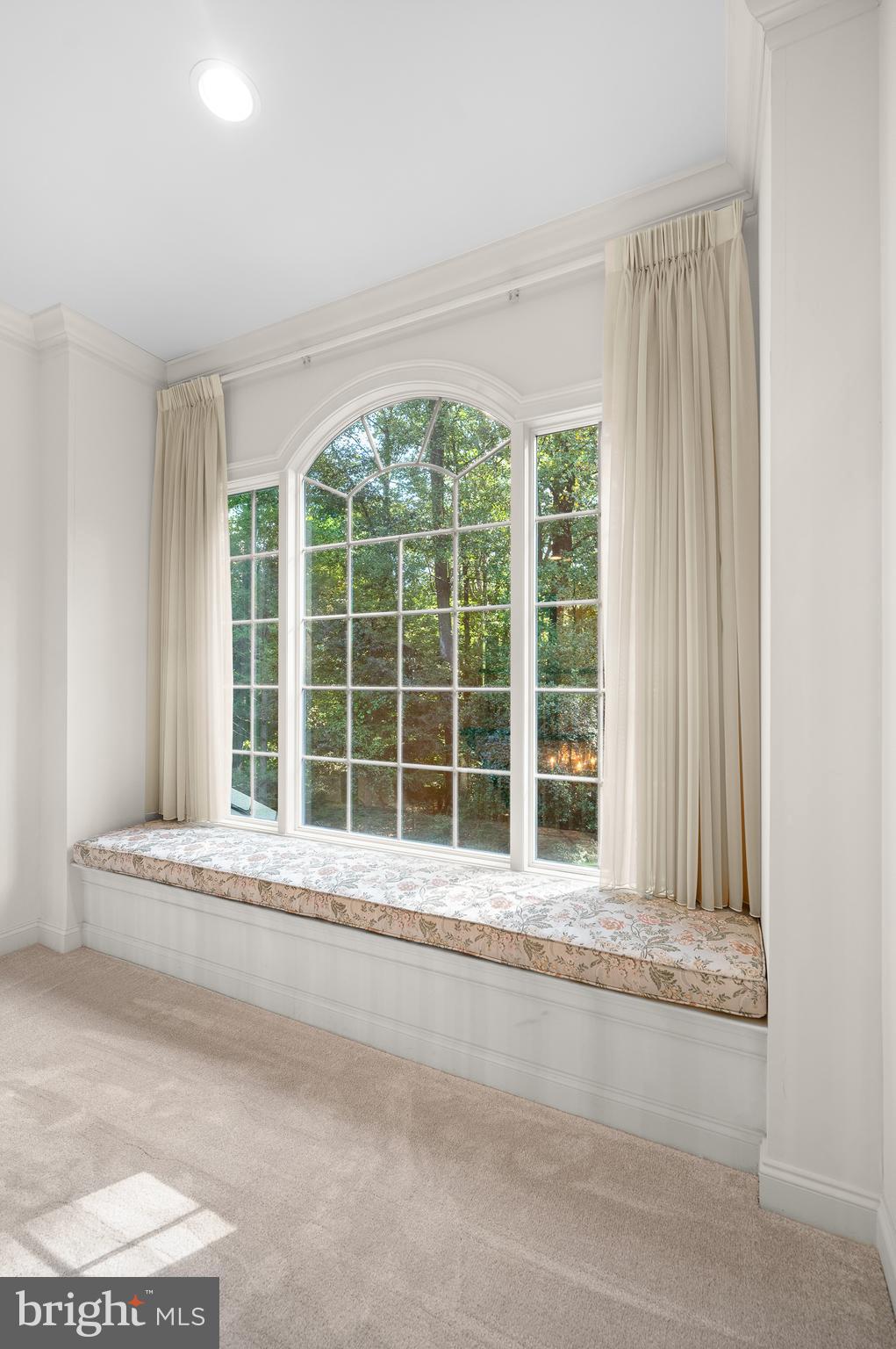 KNIGHTSBRIDGE - Residential