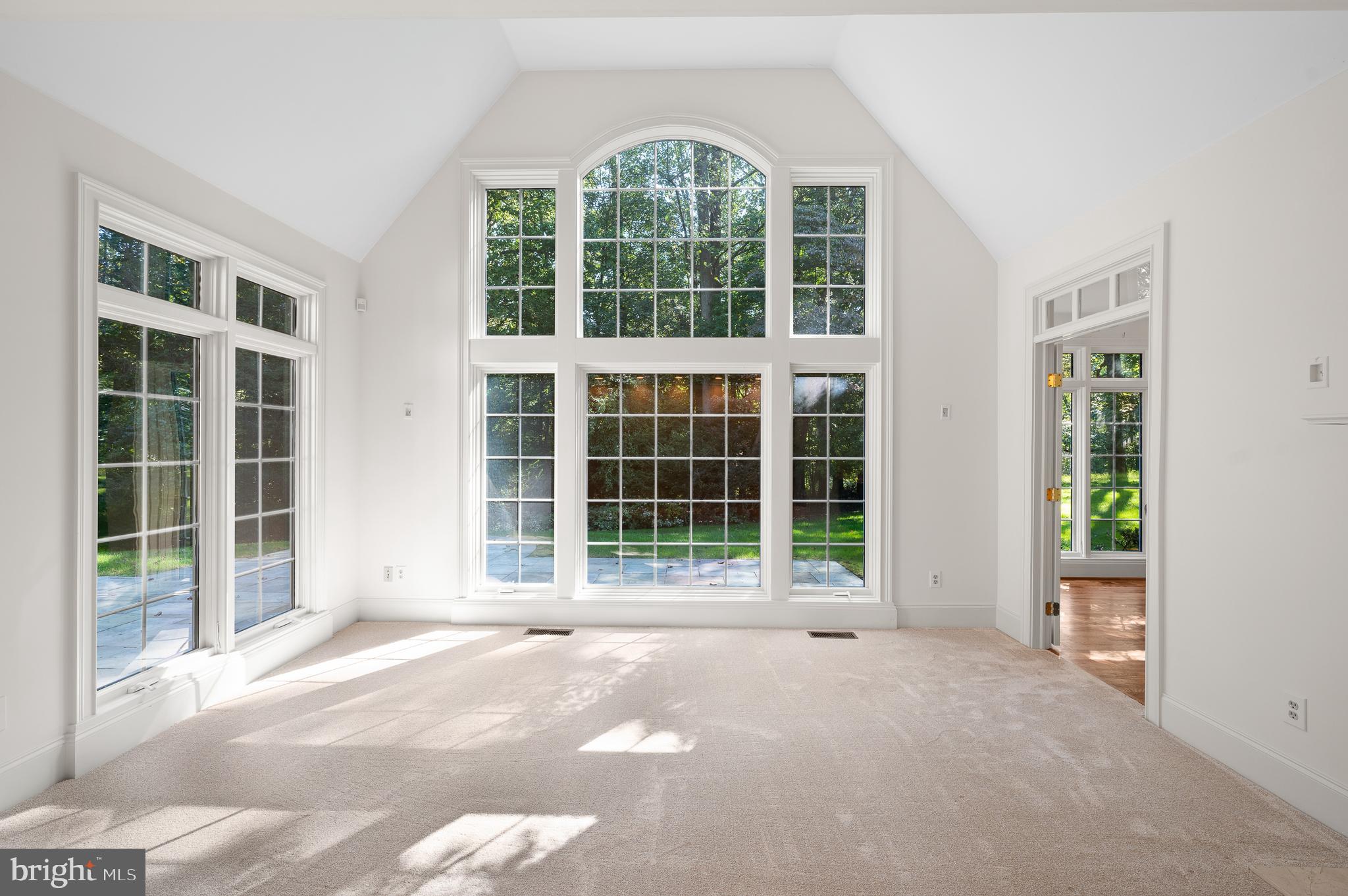 KNIGHTSBRIDGE - Residential