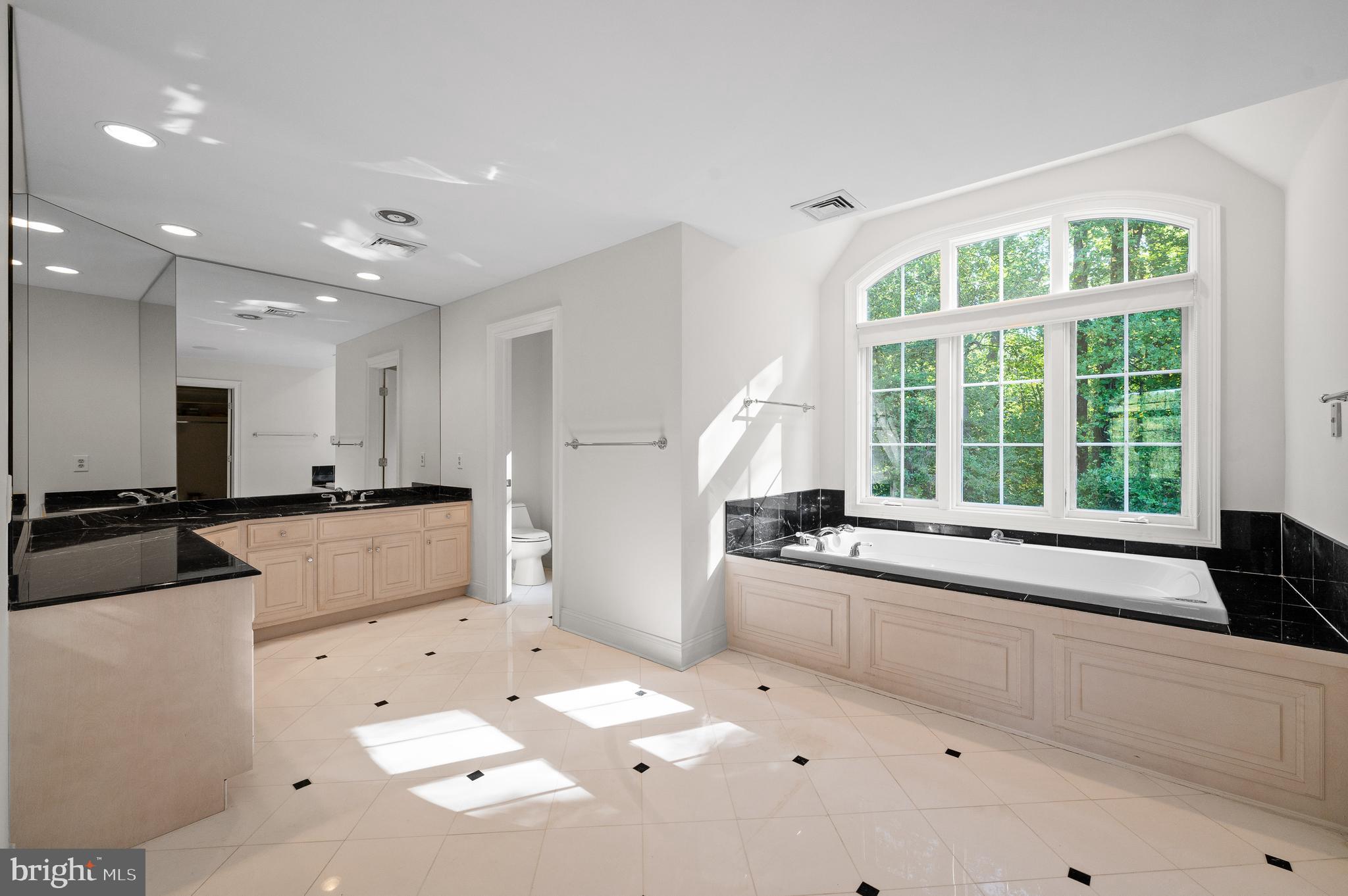 KNIGHTSBRIDGE - Residential