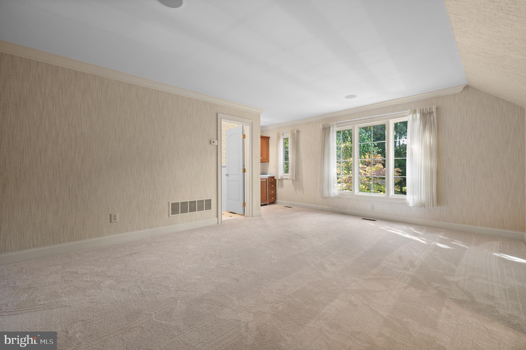 KNIGHTSBRIDGE - Residential