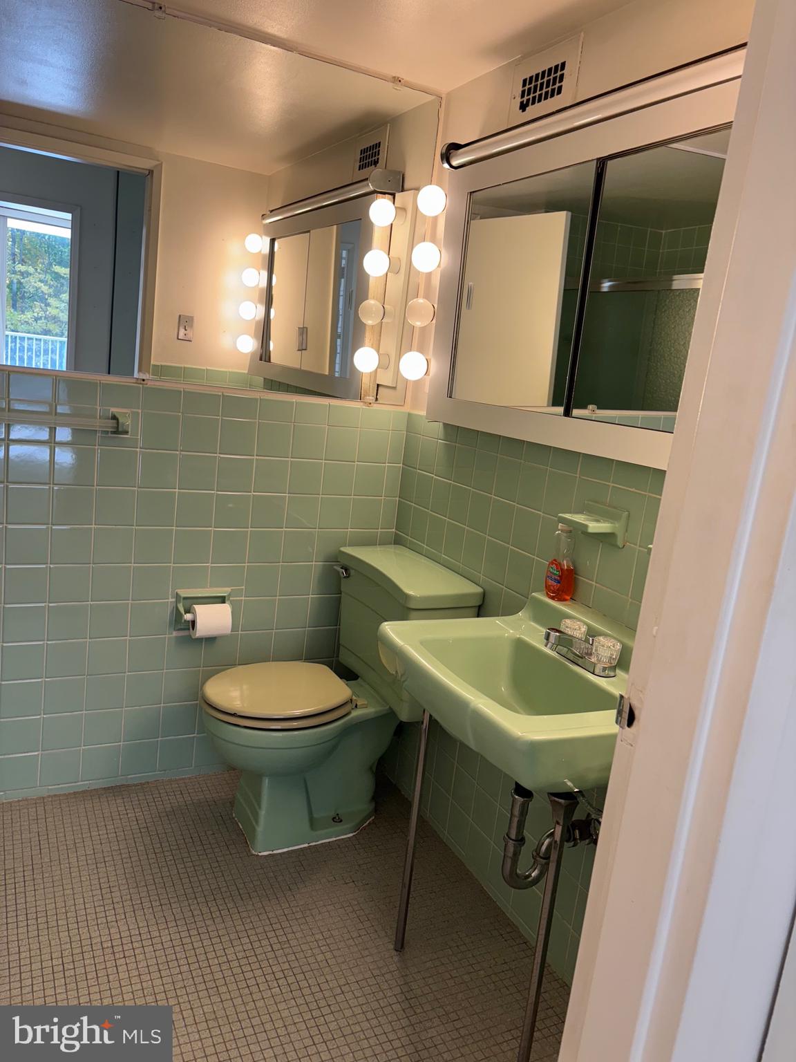 WYNNEFIELD HEIGHTS - Residential