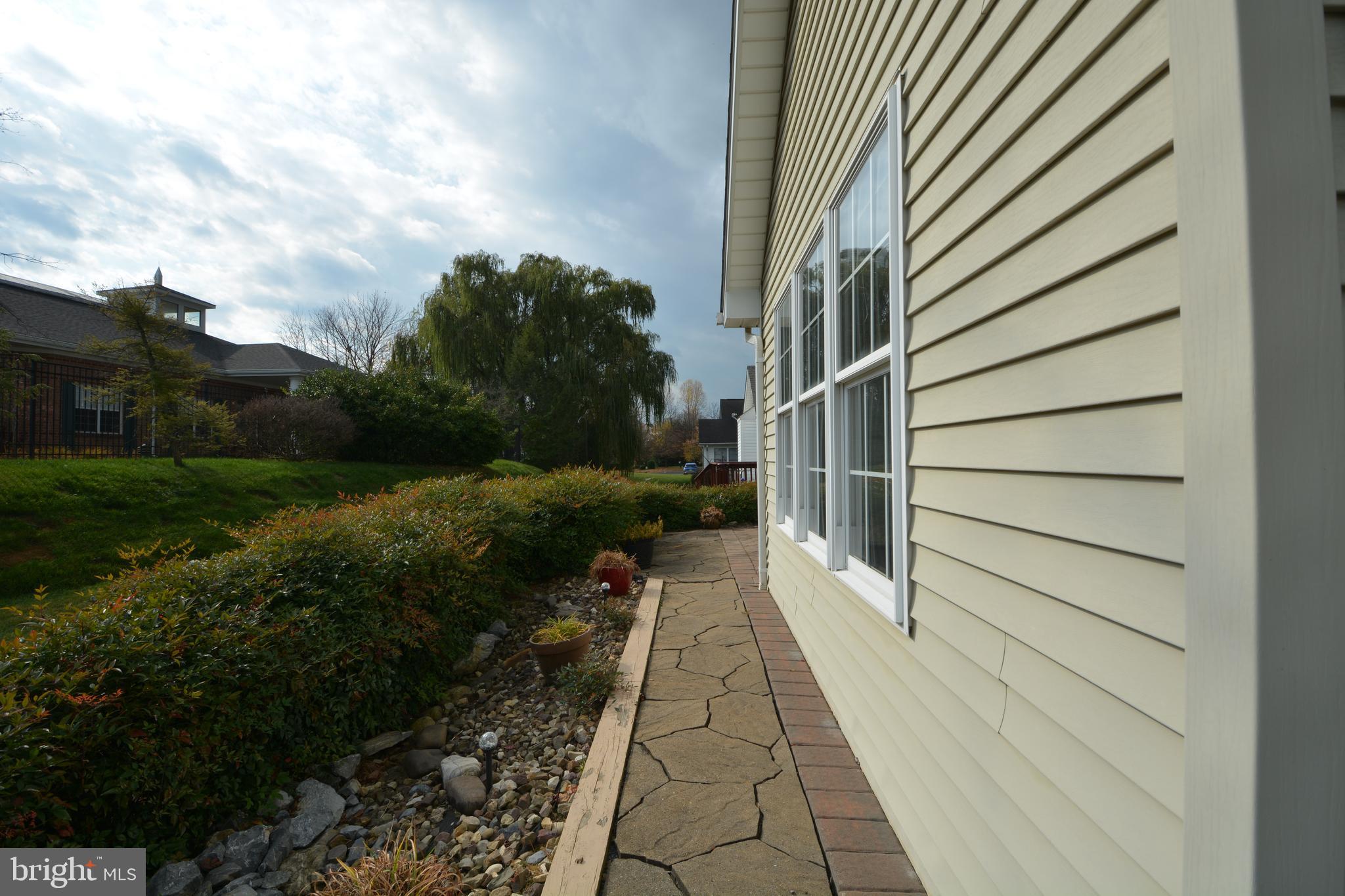 WILLOW LAWN COTTAGES - Residential