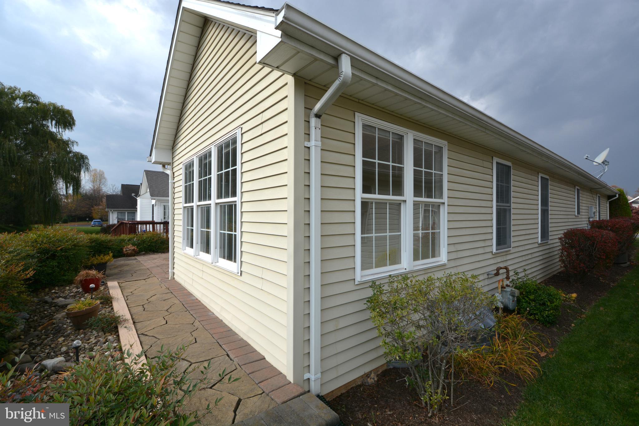 WILLOW LAWN COTTAGES - Residential