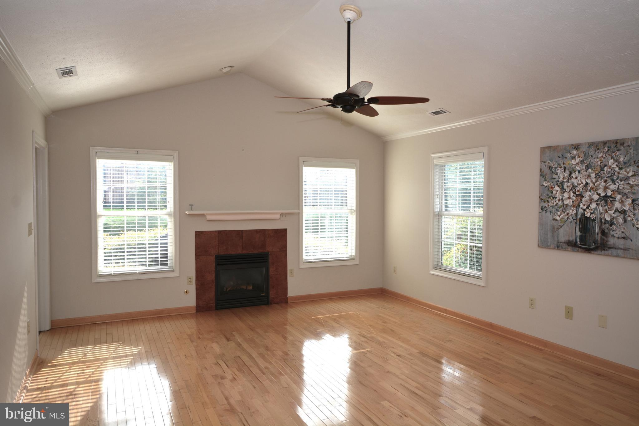 WILLOW LAWN COTTAGES - Residential