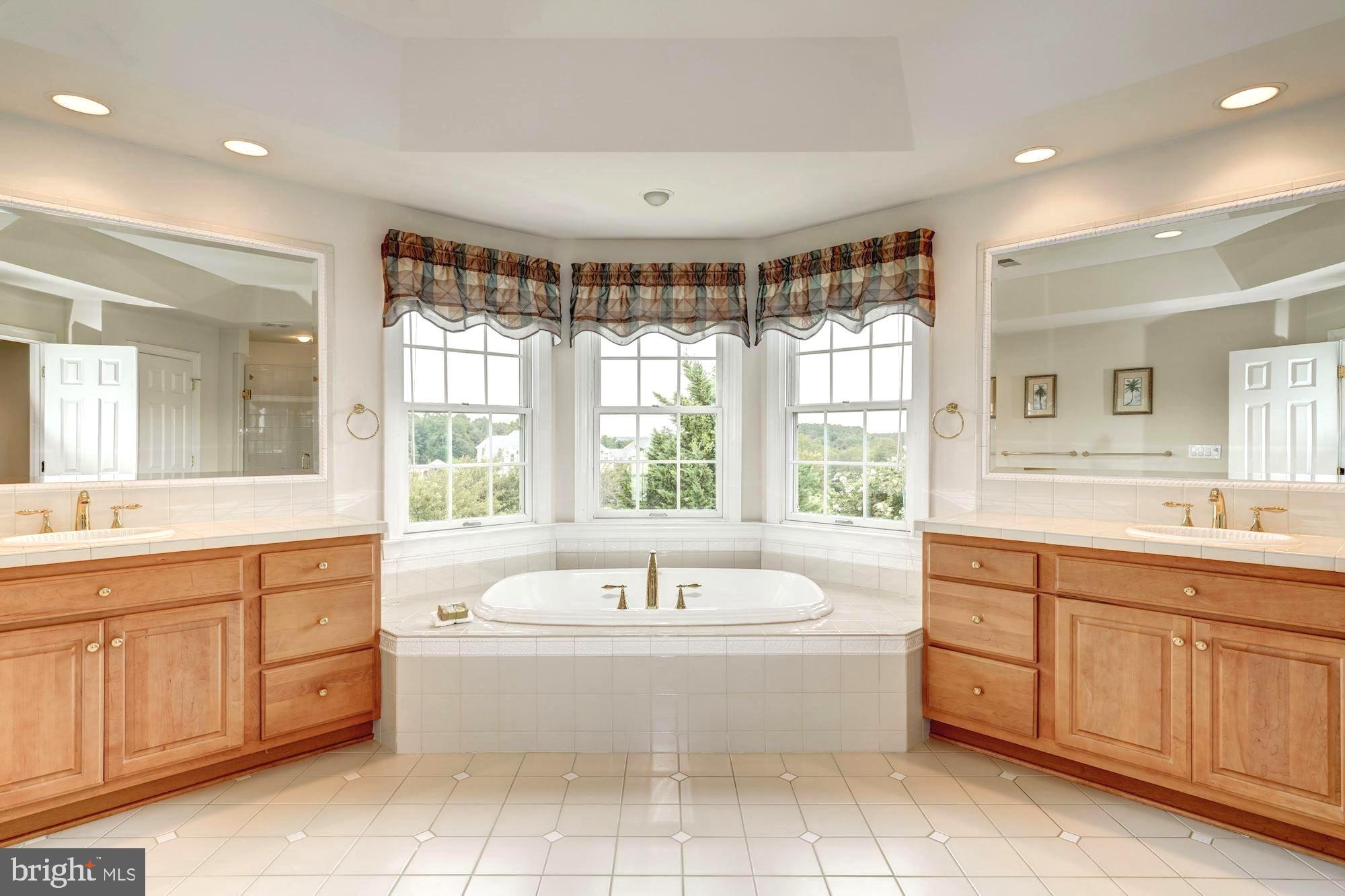 SENECA HIGHLANDS - Residential