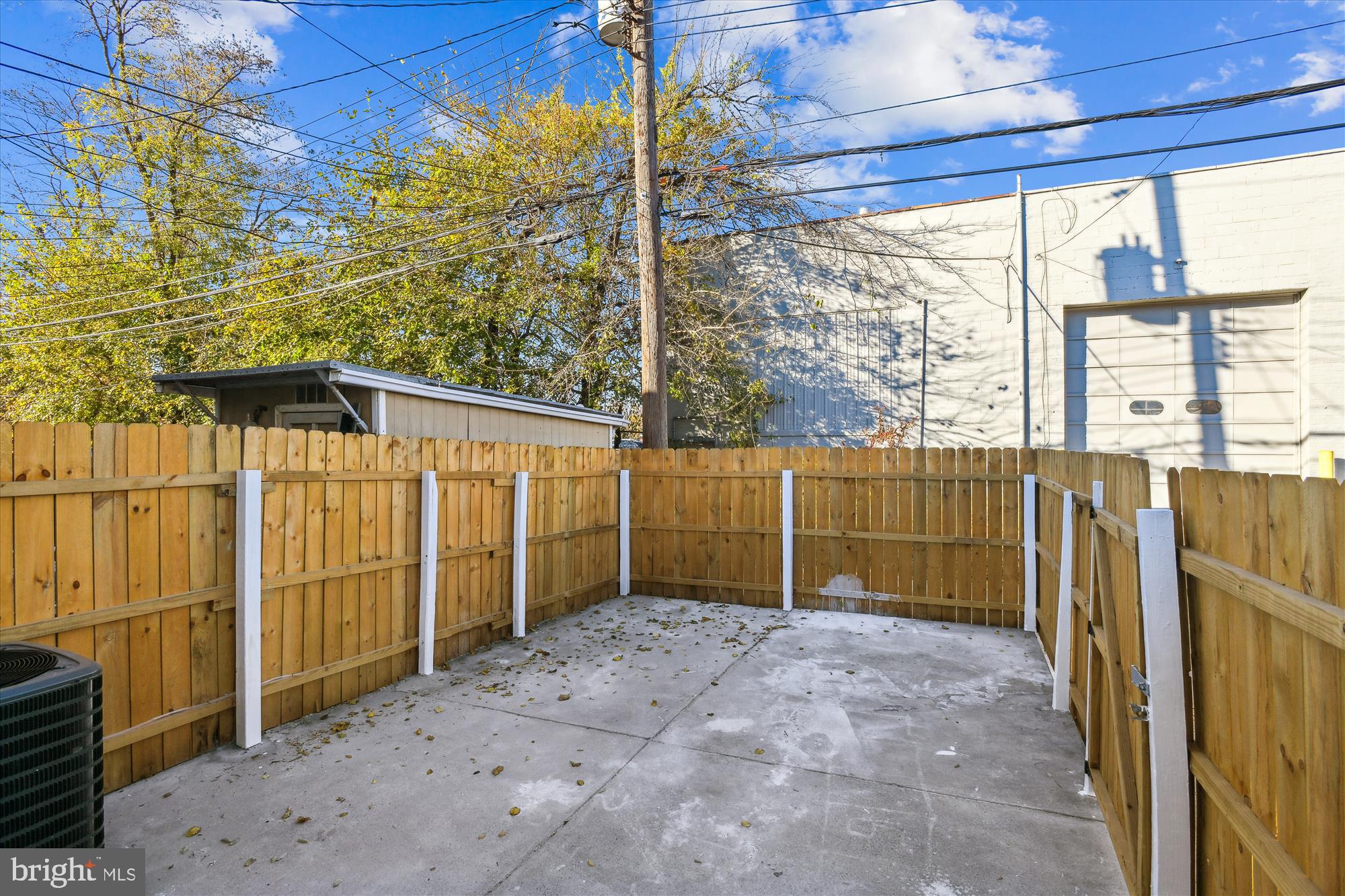 MADISON EASTEND - Residential Lease