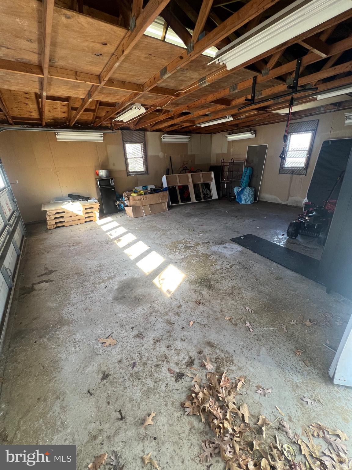 ESSEX/MIDDLE RIVER - Residential
