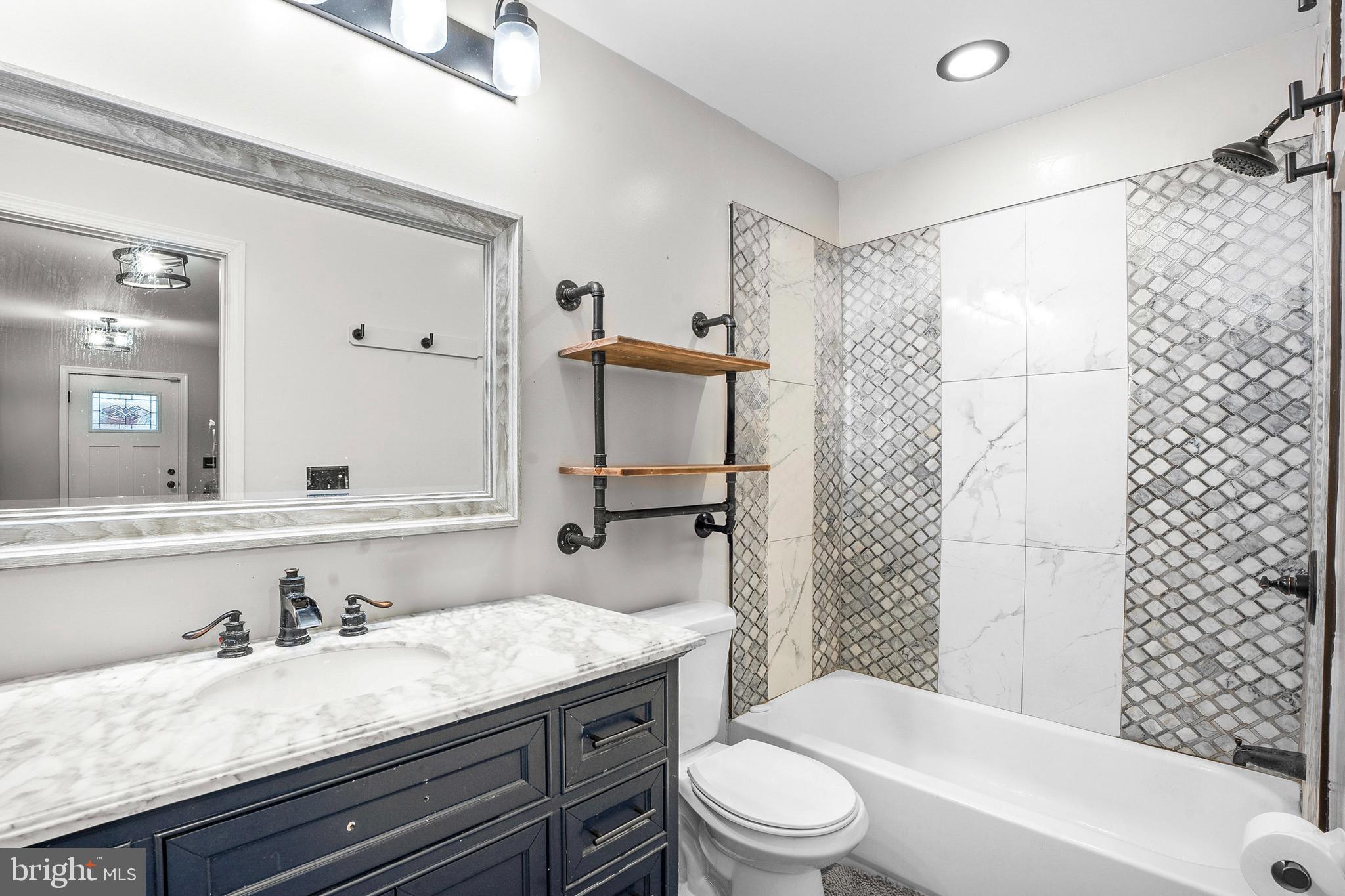ESSEX/MIDDLE RIVER - Residential