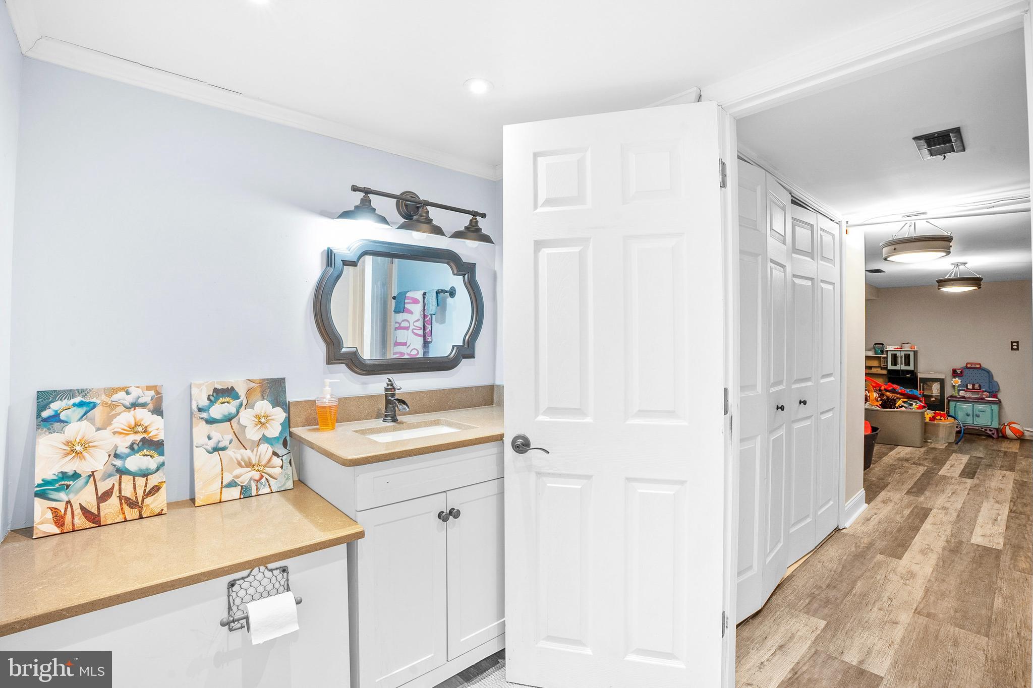 ESSEX/MIDDLE RIVER - Residential