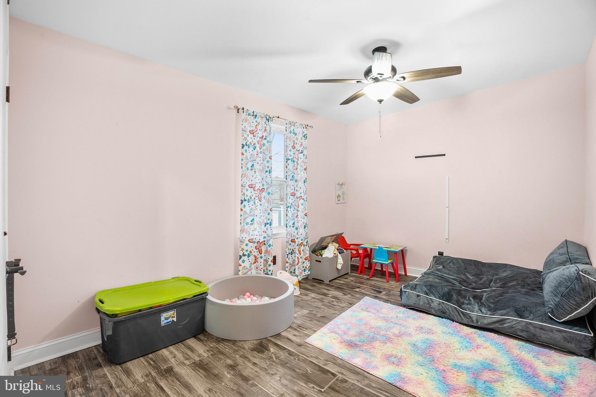 ESSEX/MIDDLE RIVER - Residential