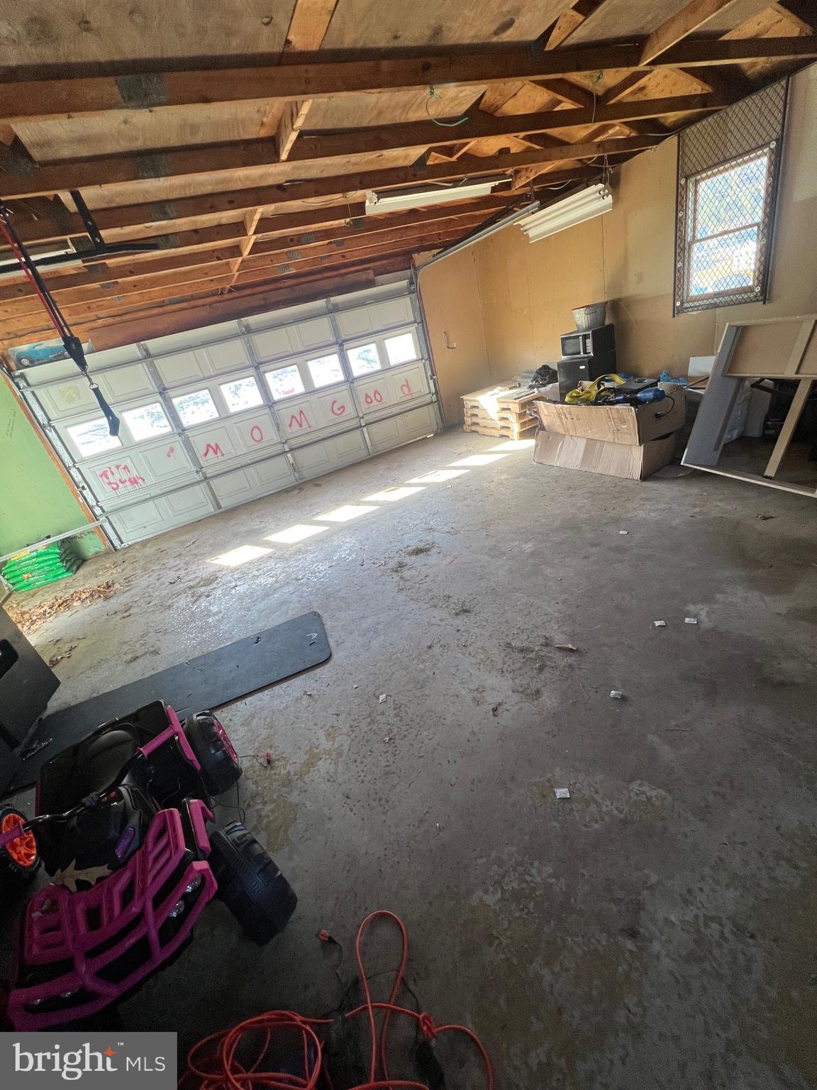 ESSEX/MIDDLE RIVER - Residential